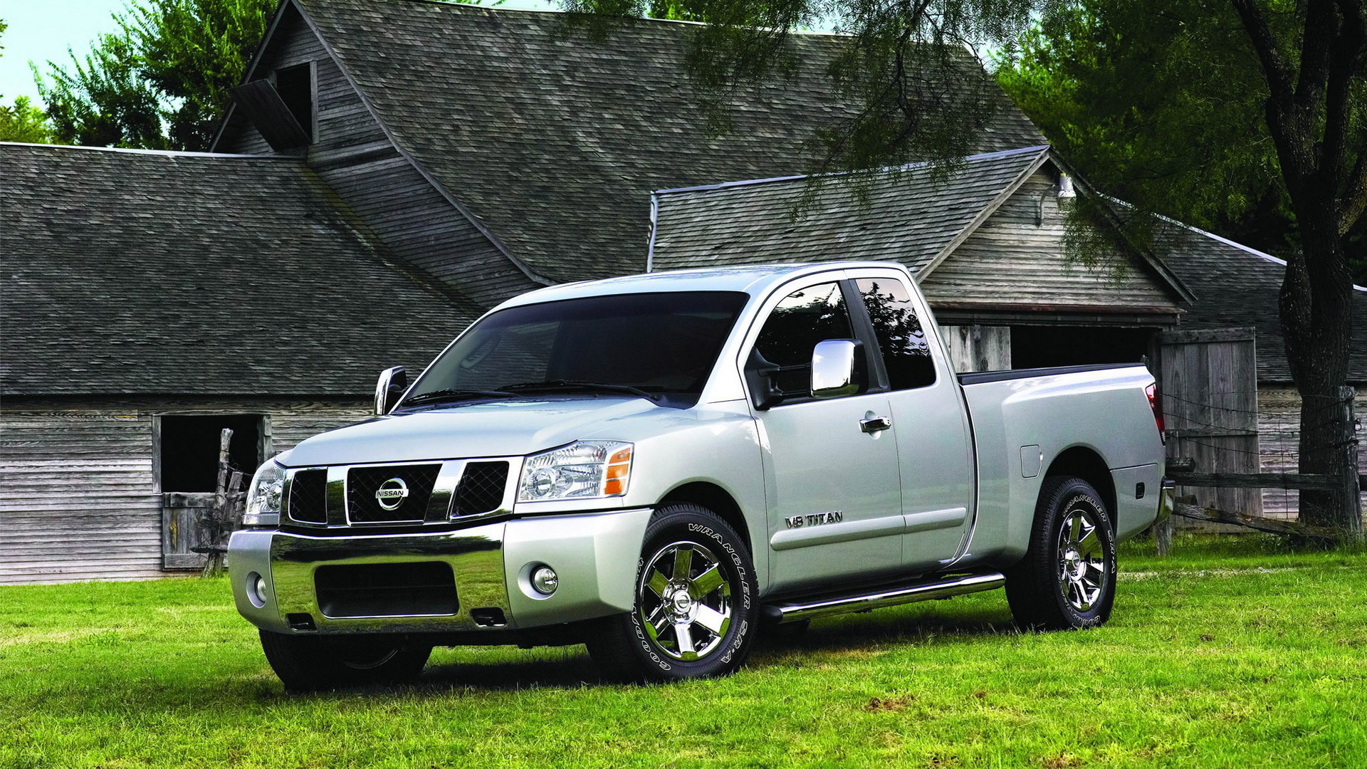 Nissan Titan V8