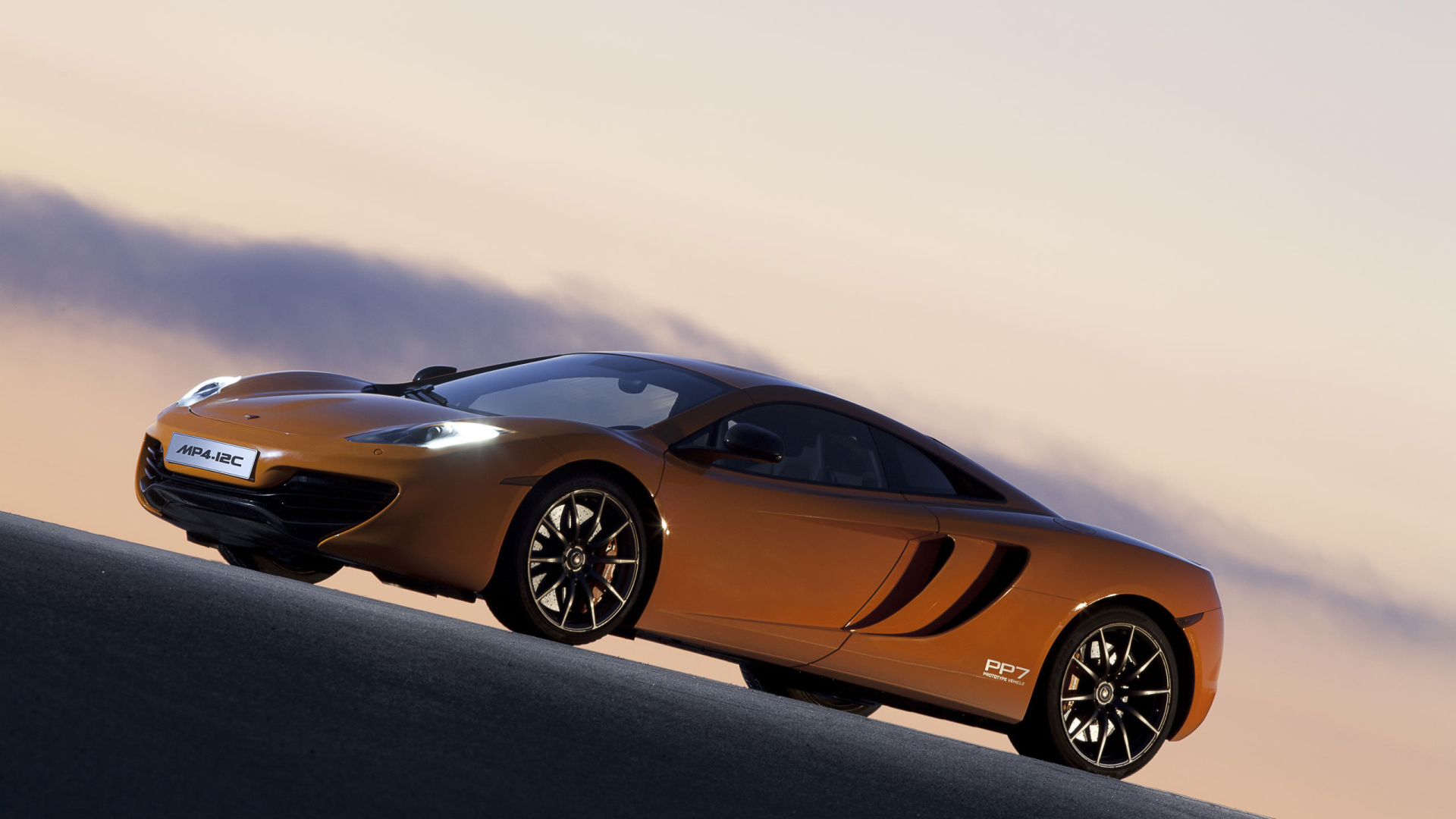 McLaren-MP4-12C