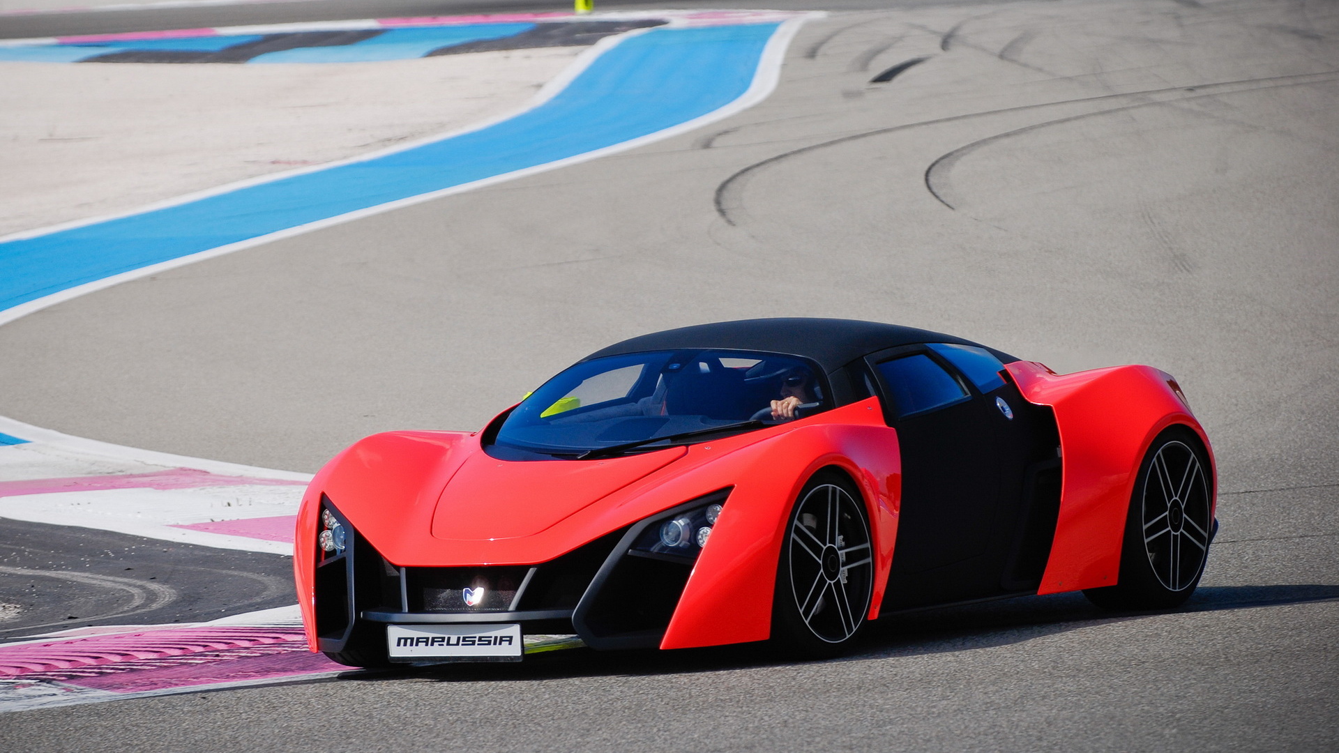 суперкар Marussia