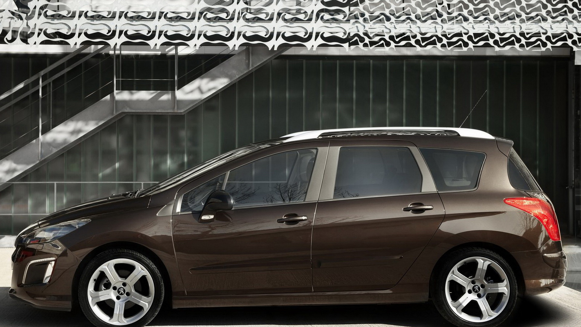 Peugeot-308 SW 2012