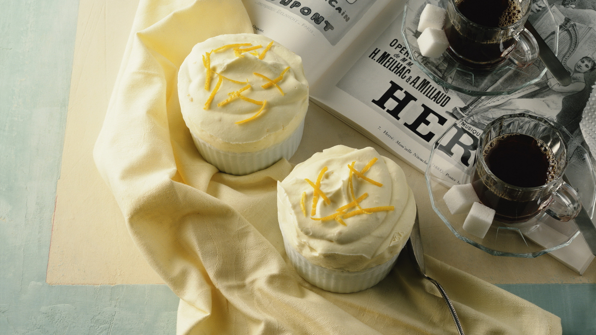 Кофе и кексы