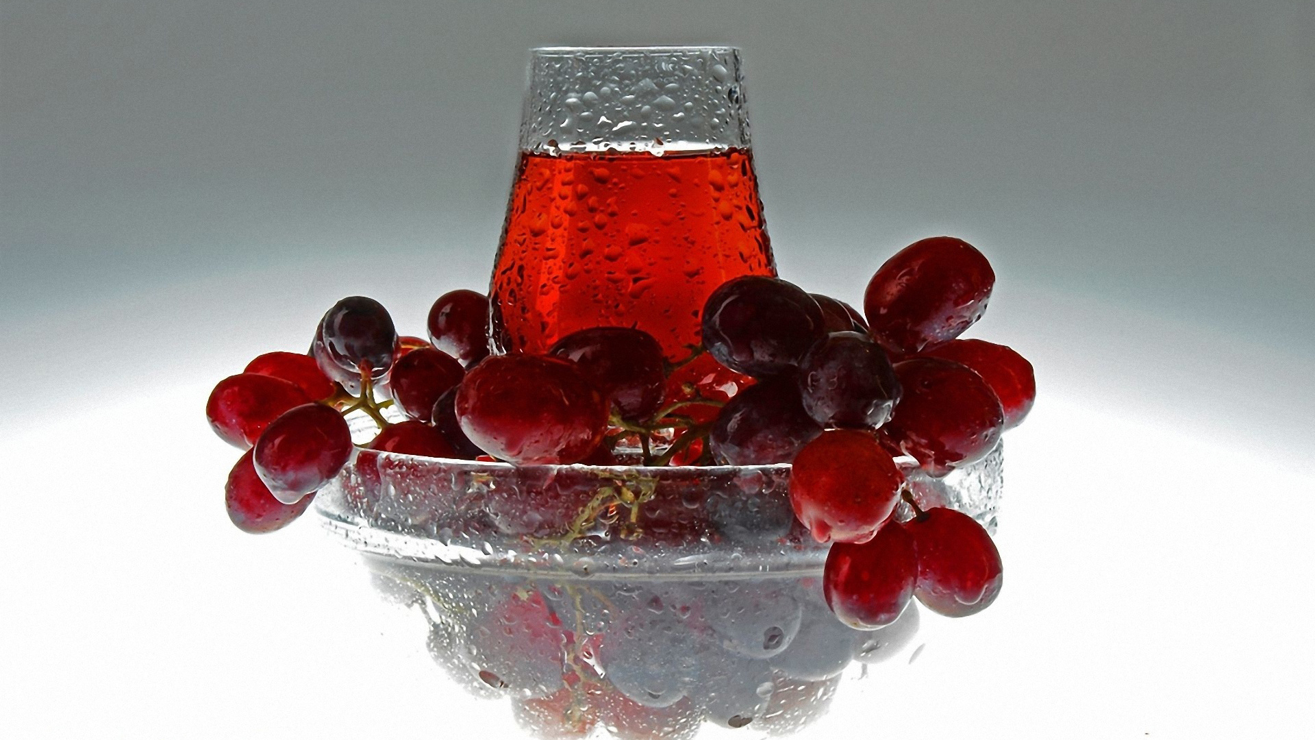 Красный виноград