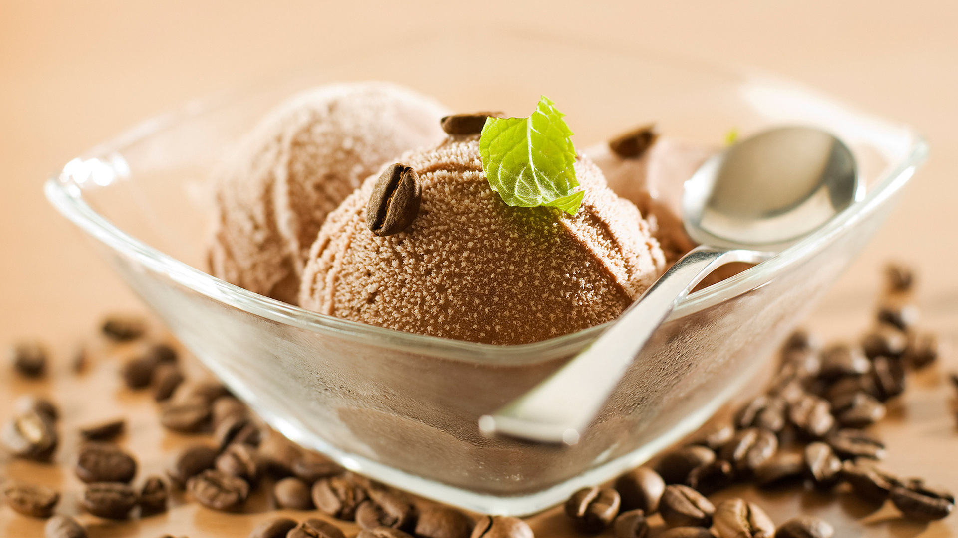 Шоколадное мороженое с мятой