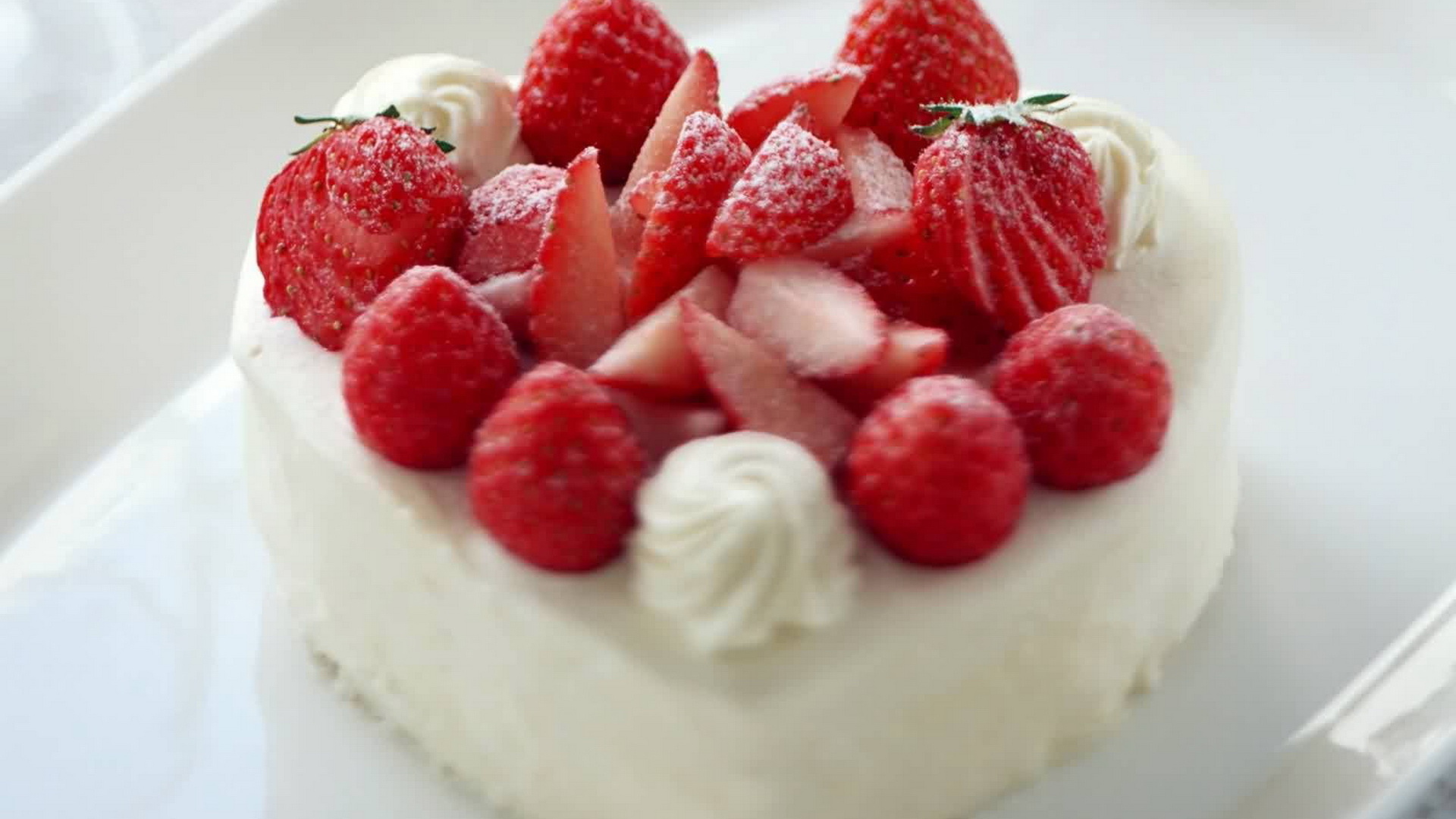 Клубника на сердце