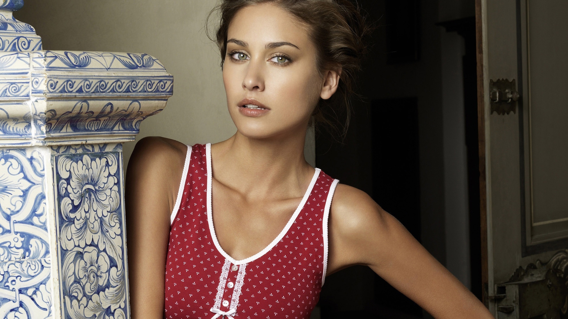 Девушка с зелеными глазами