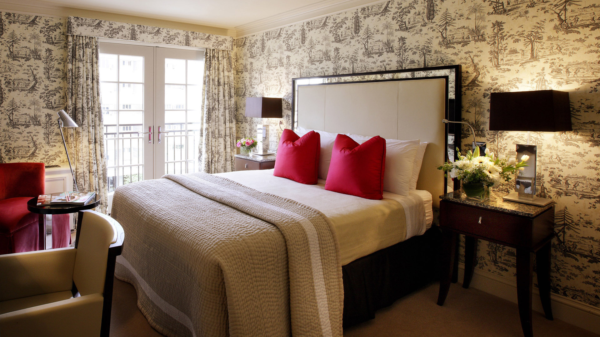 Стильная спальная комната