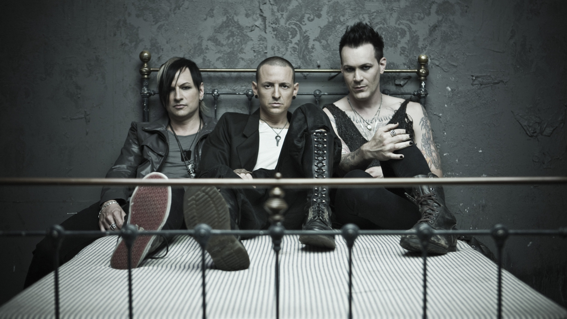  Dead by sunrise