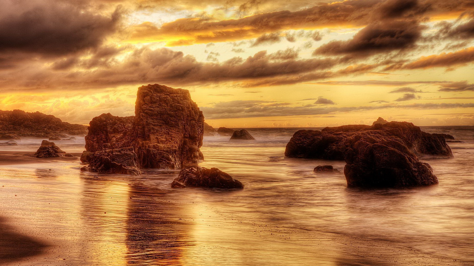 Берег на закате