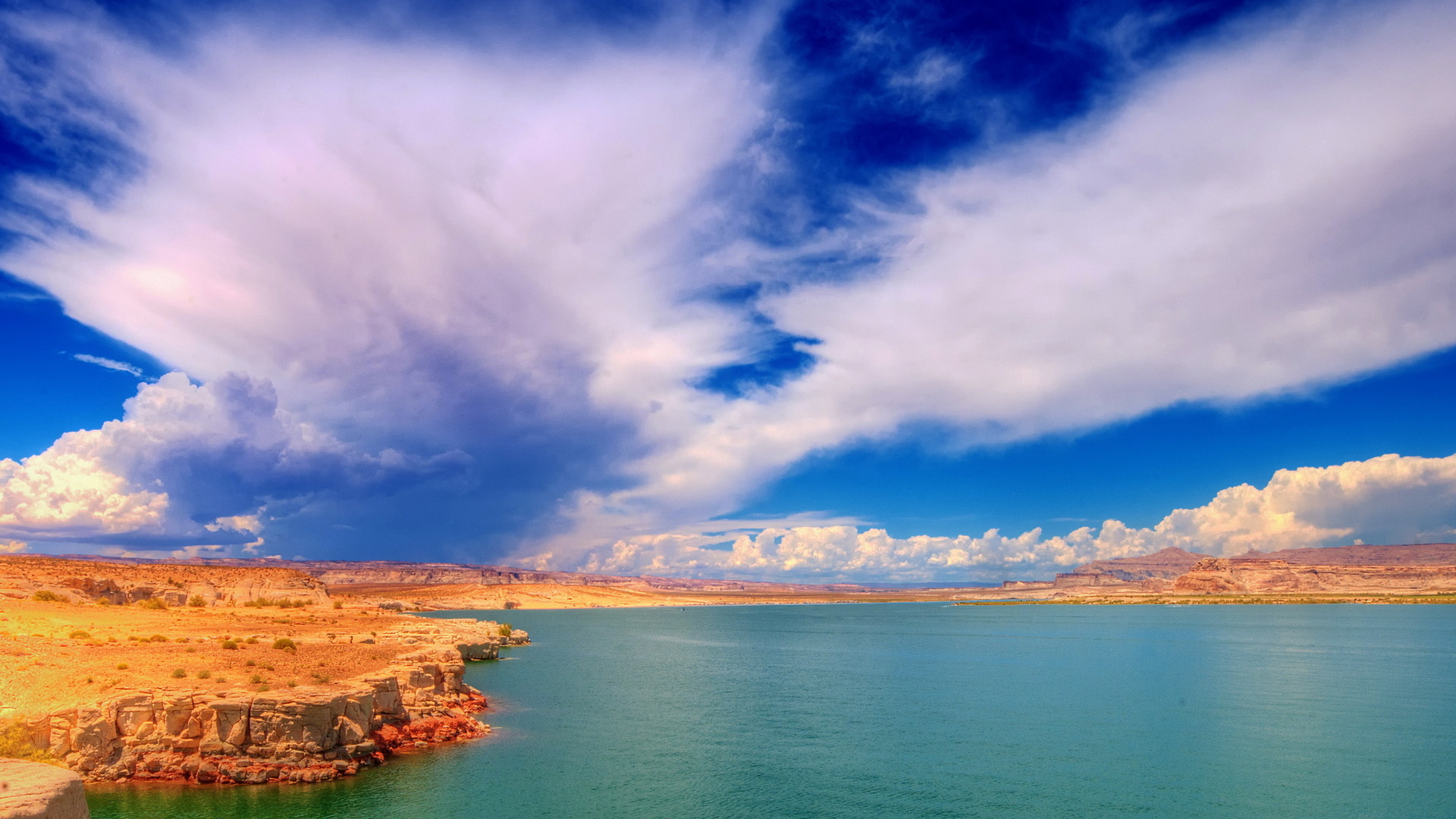 Озеро в пустыне