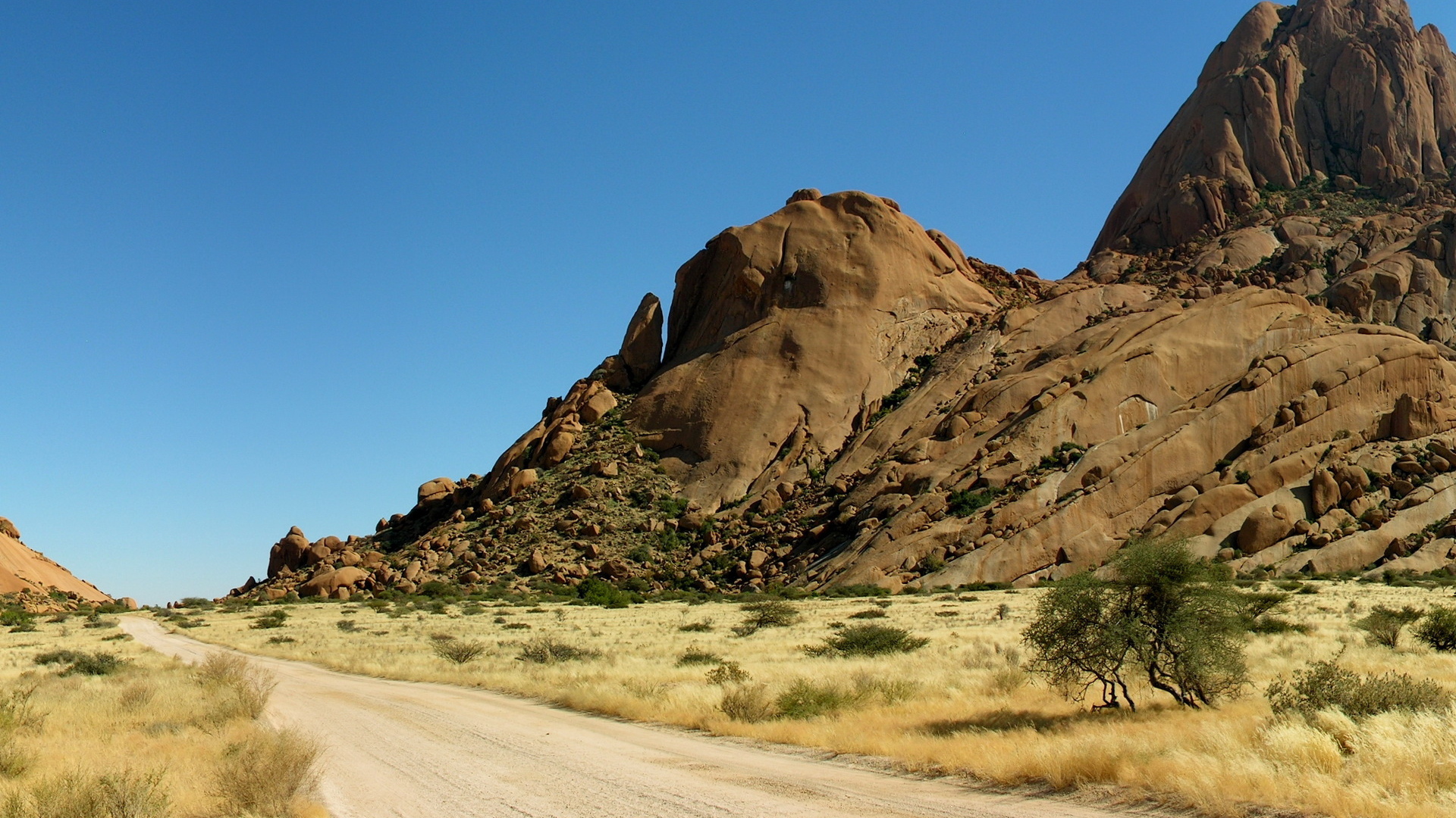 Дорога по пустыне