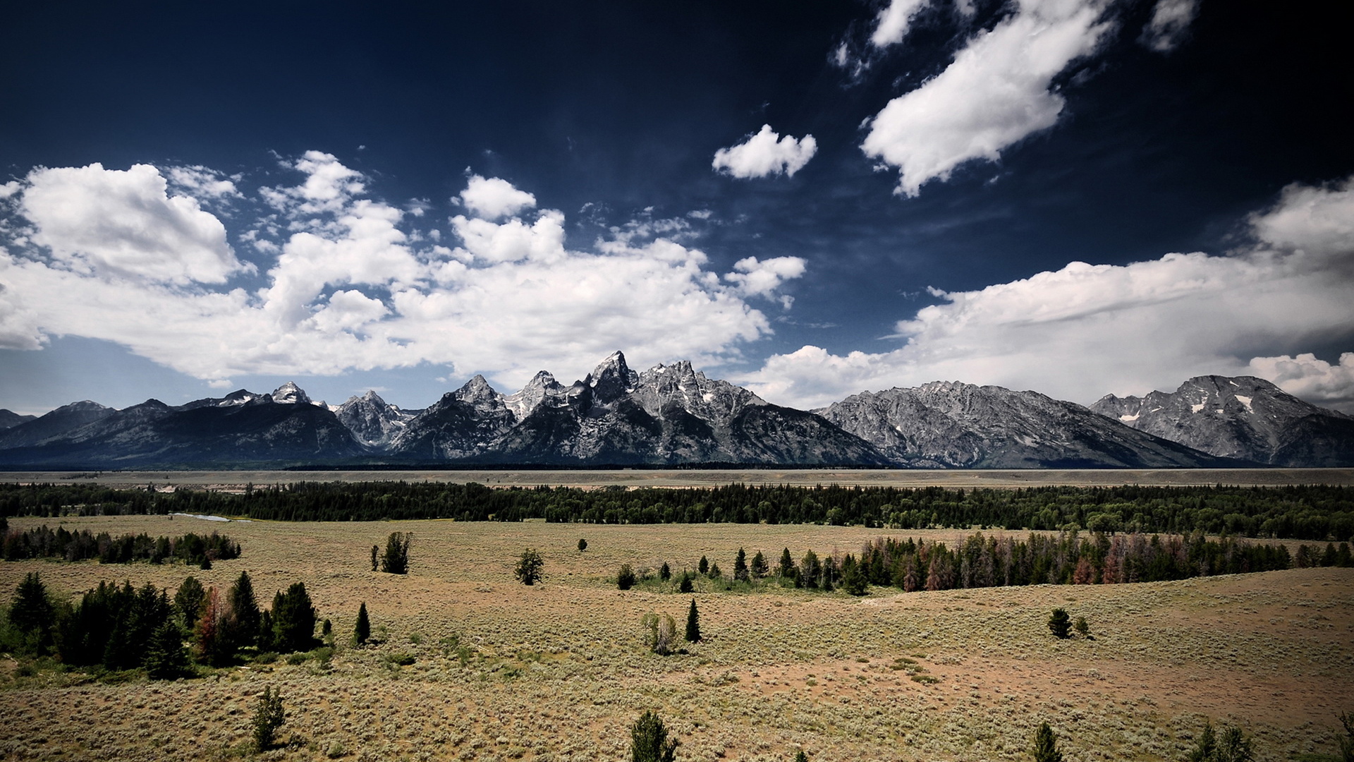 Горы на горизонте