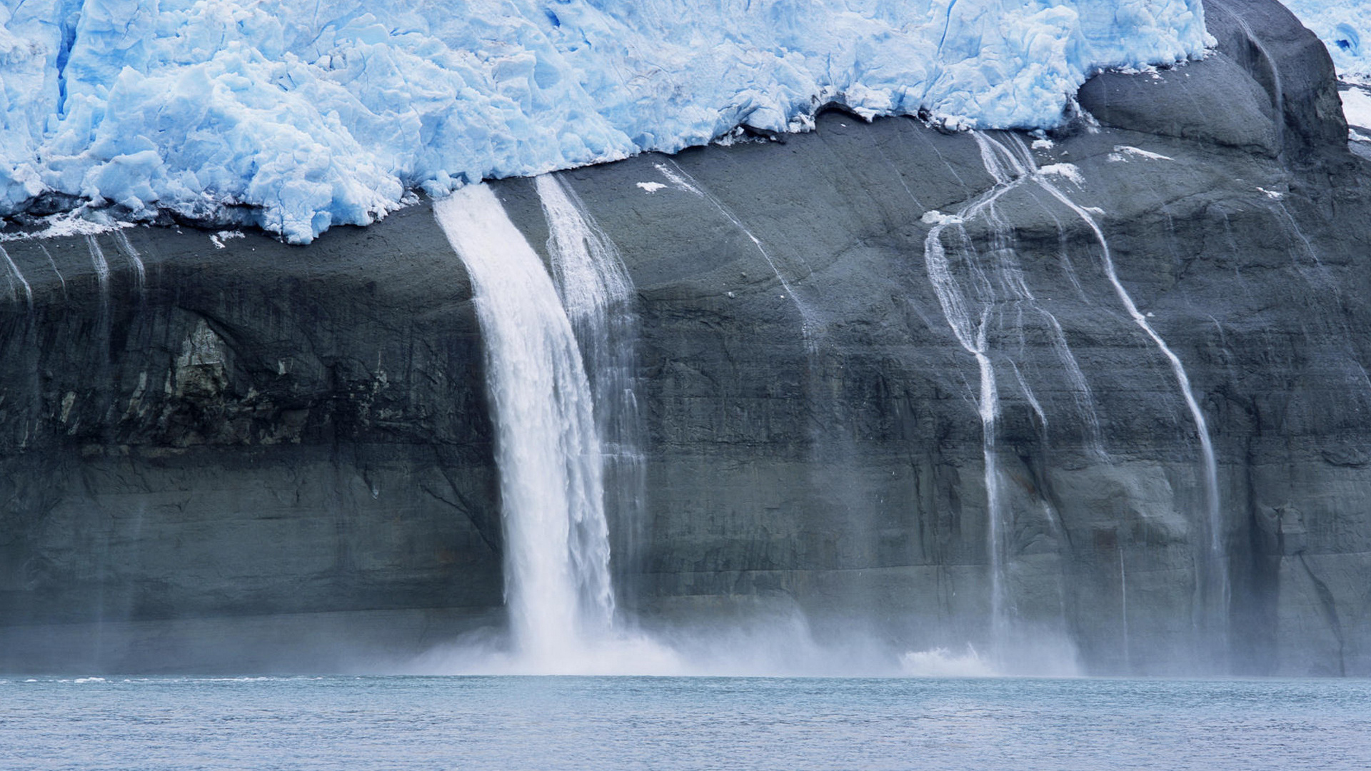 Ледник на скале