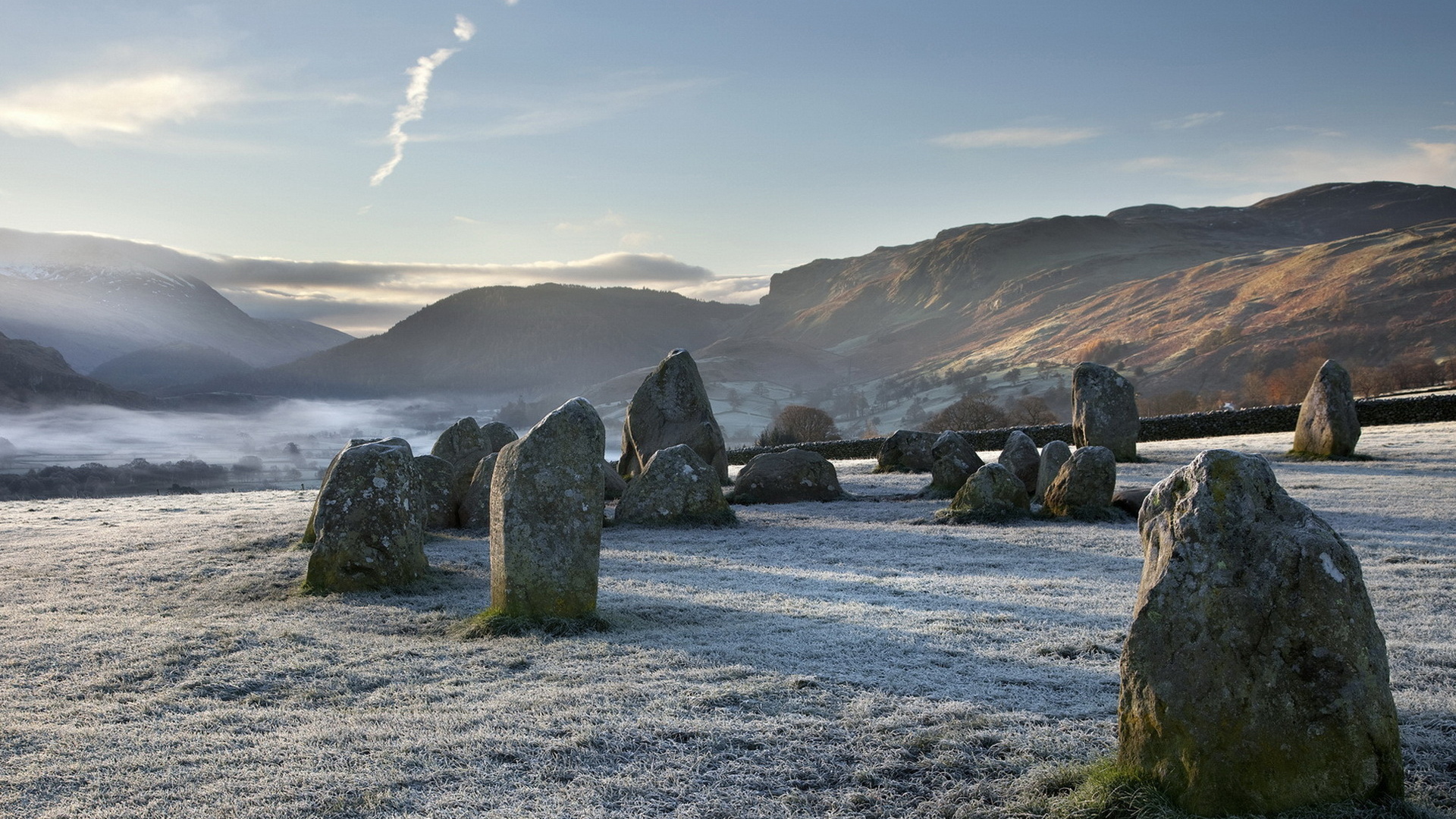 Камни на склоне