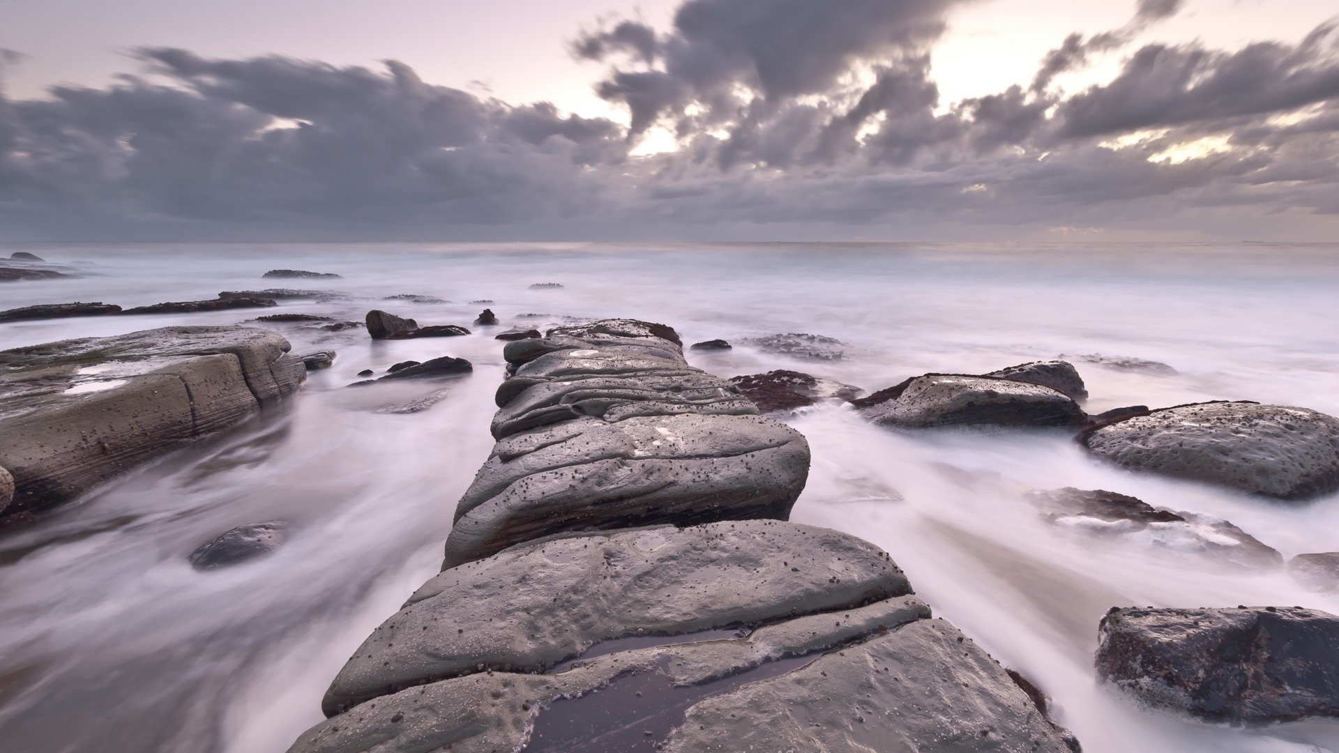 Камни в море