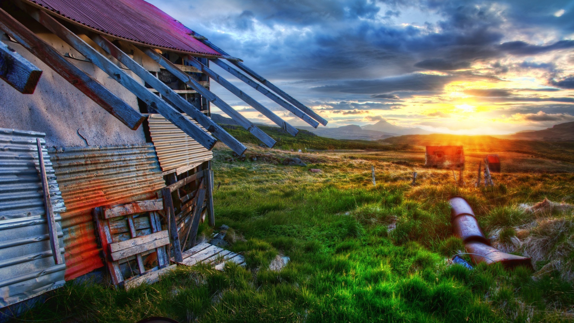 Лачуга на закате