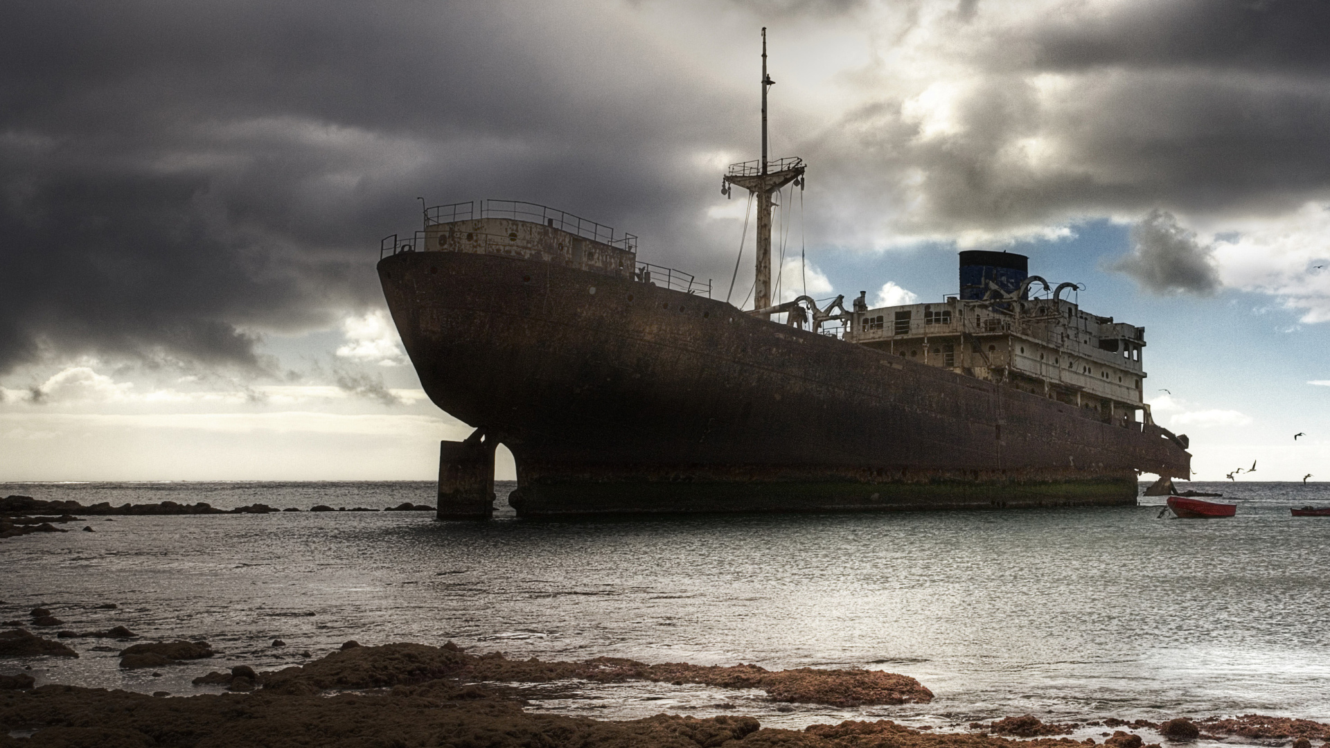 Старое судно