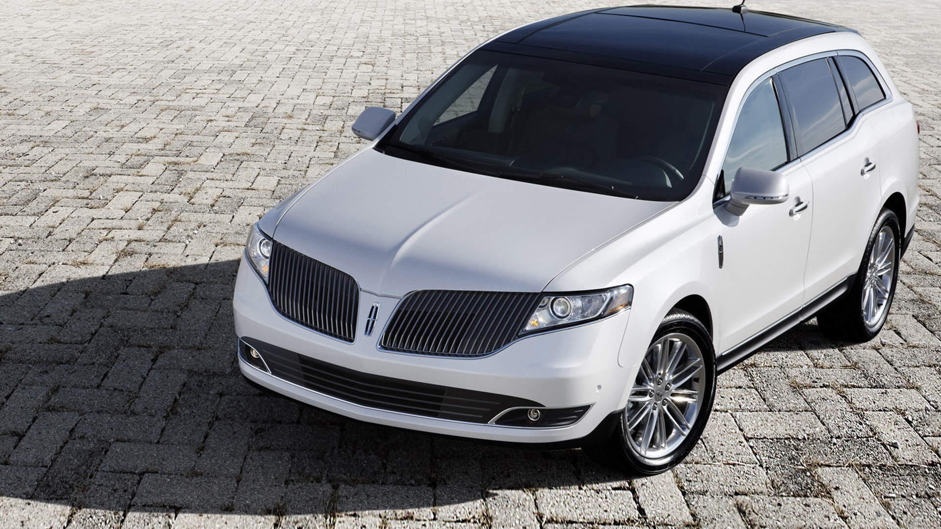 Lincoln-MKT-Static