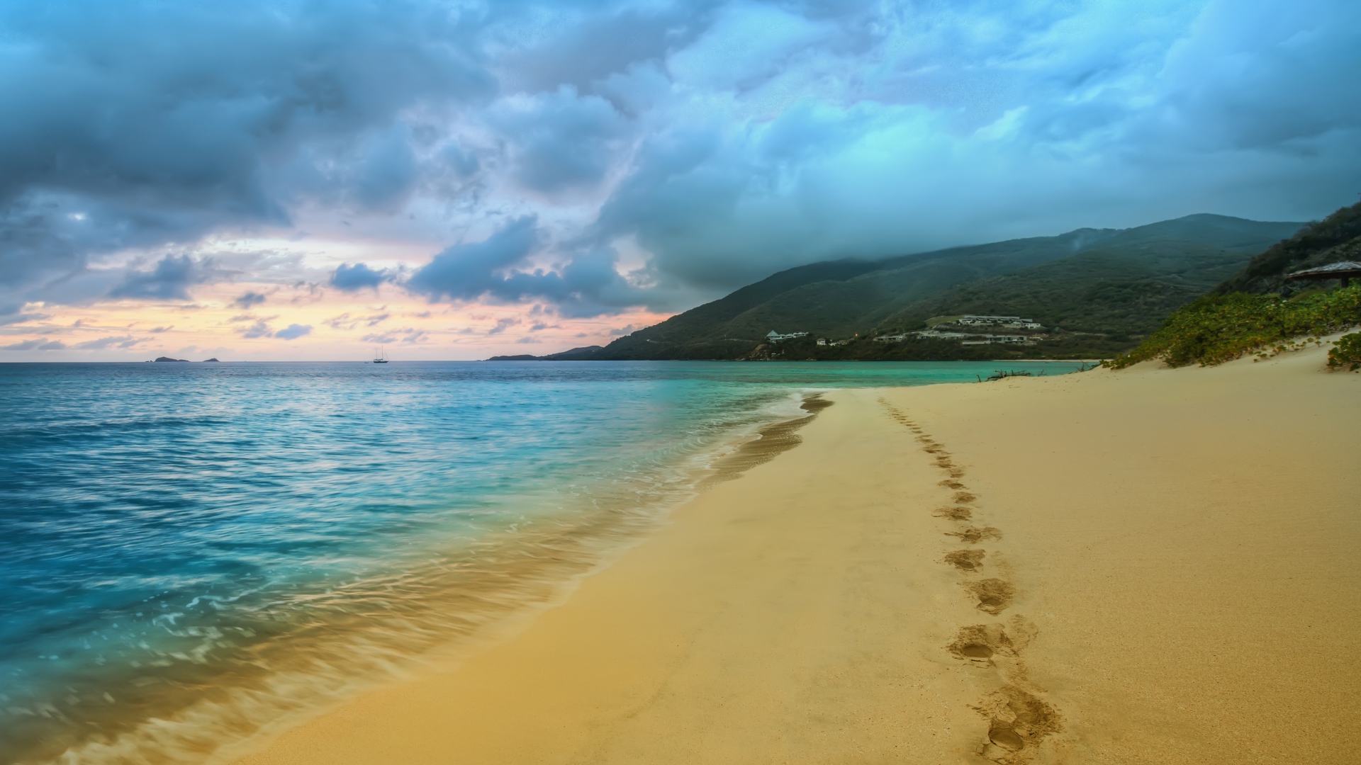 Удивительный пляж