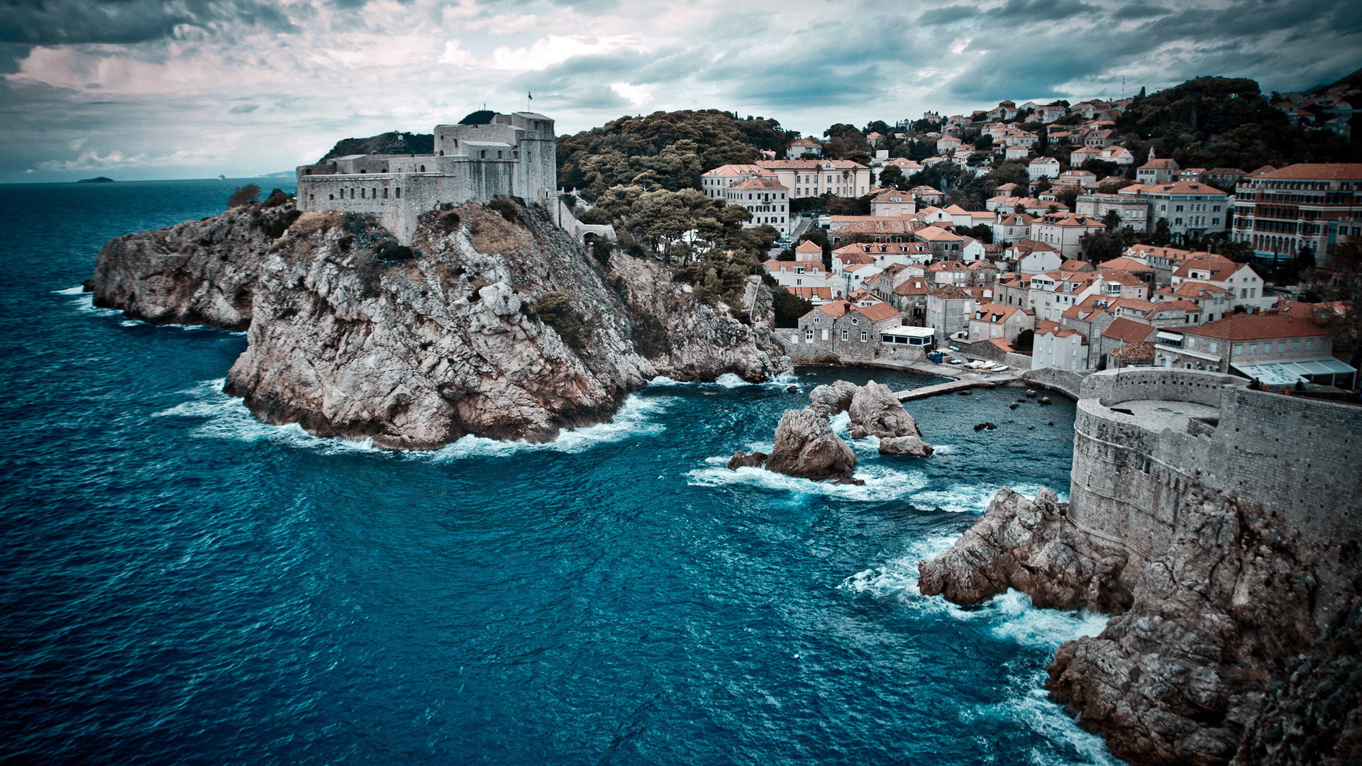 Город у моря