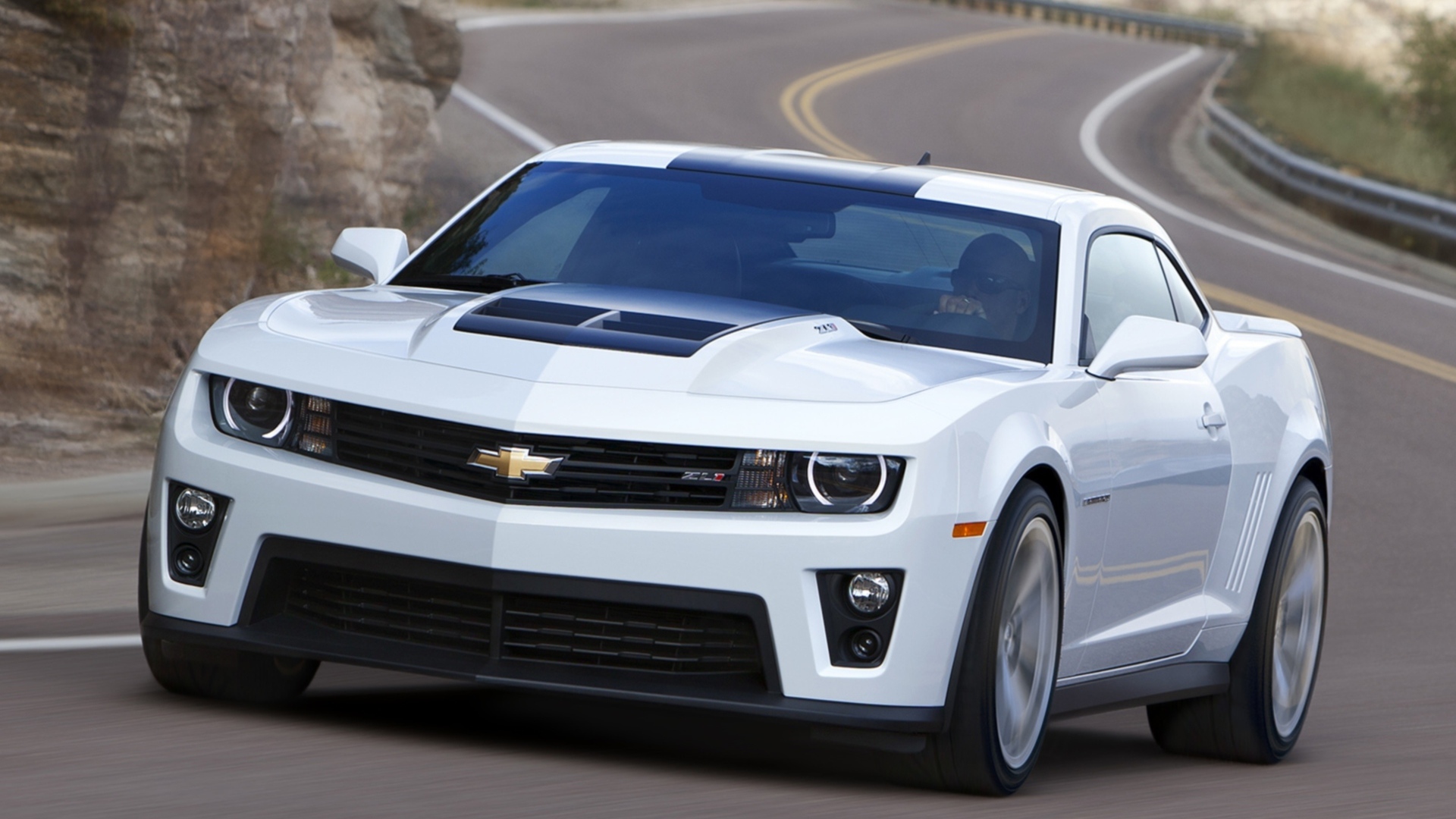 Шевроле камаро ZL1 белый