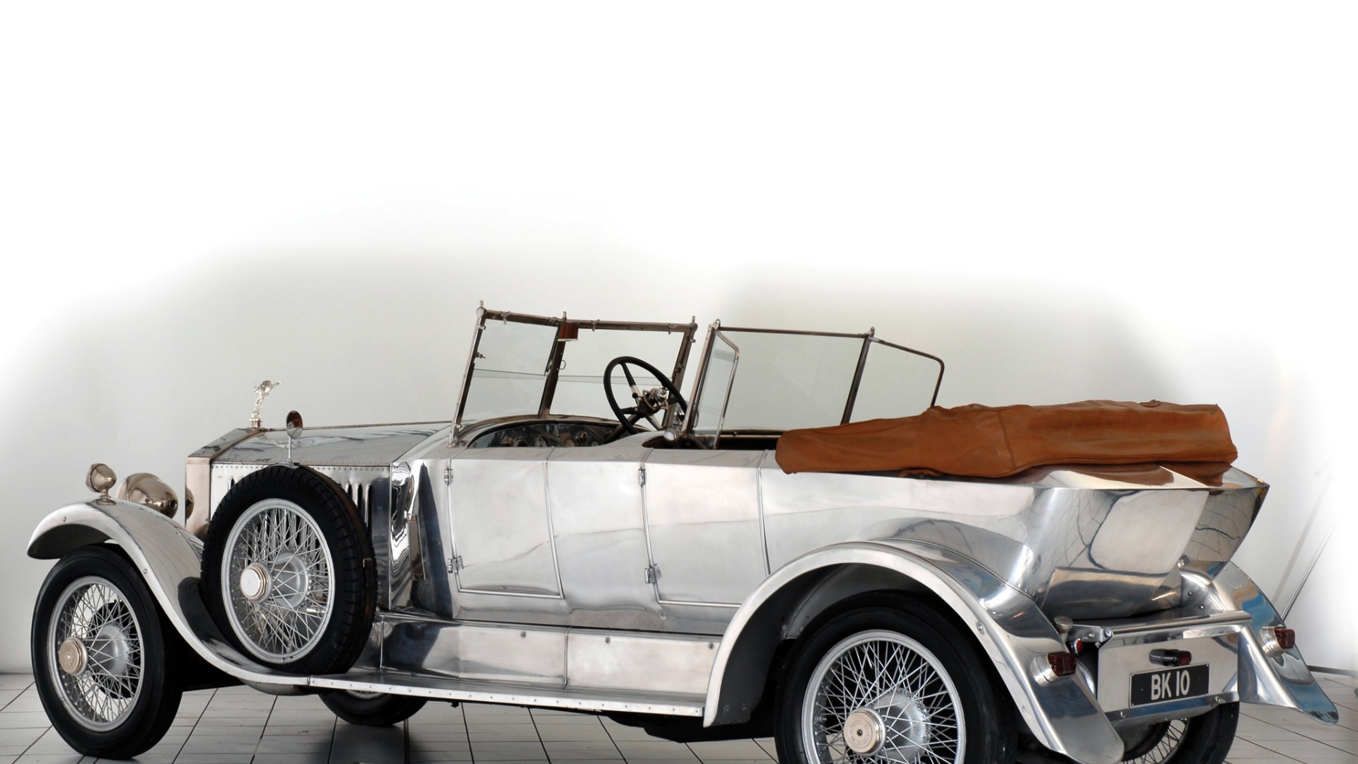 Автомобиль Ролс ройс