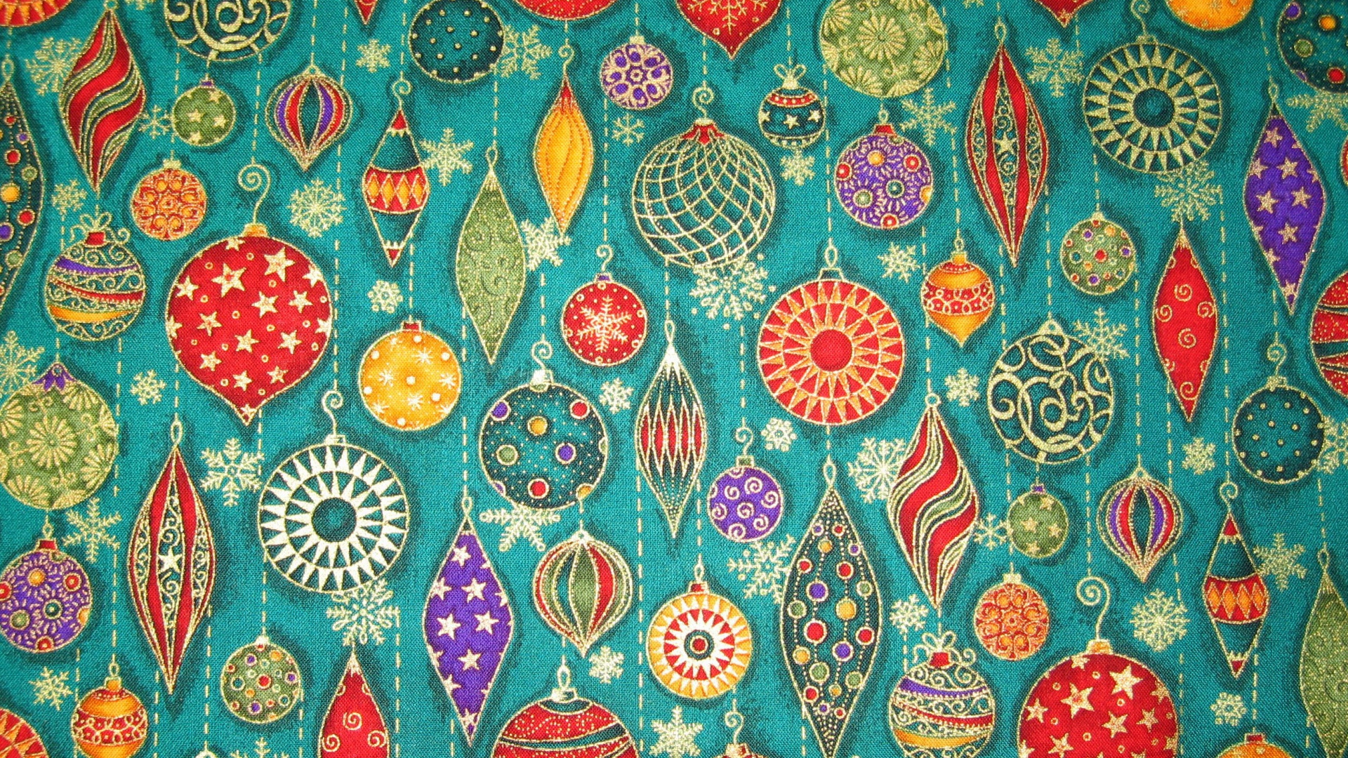 Ткань с рисунком ёлочных игрушек на рождество