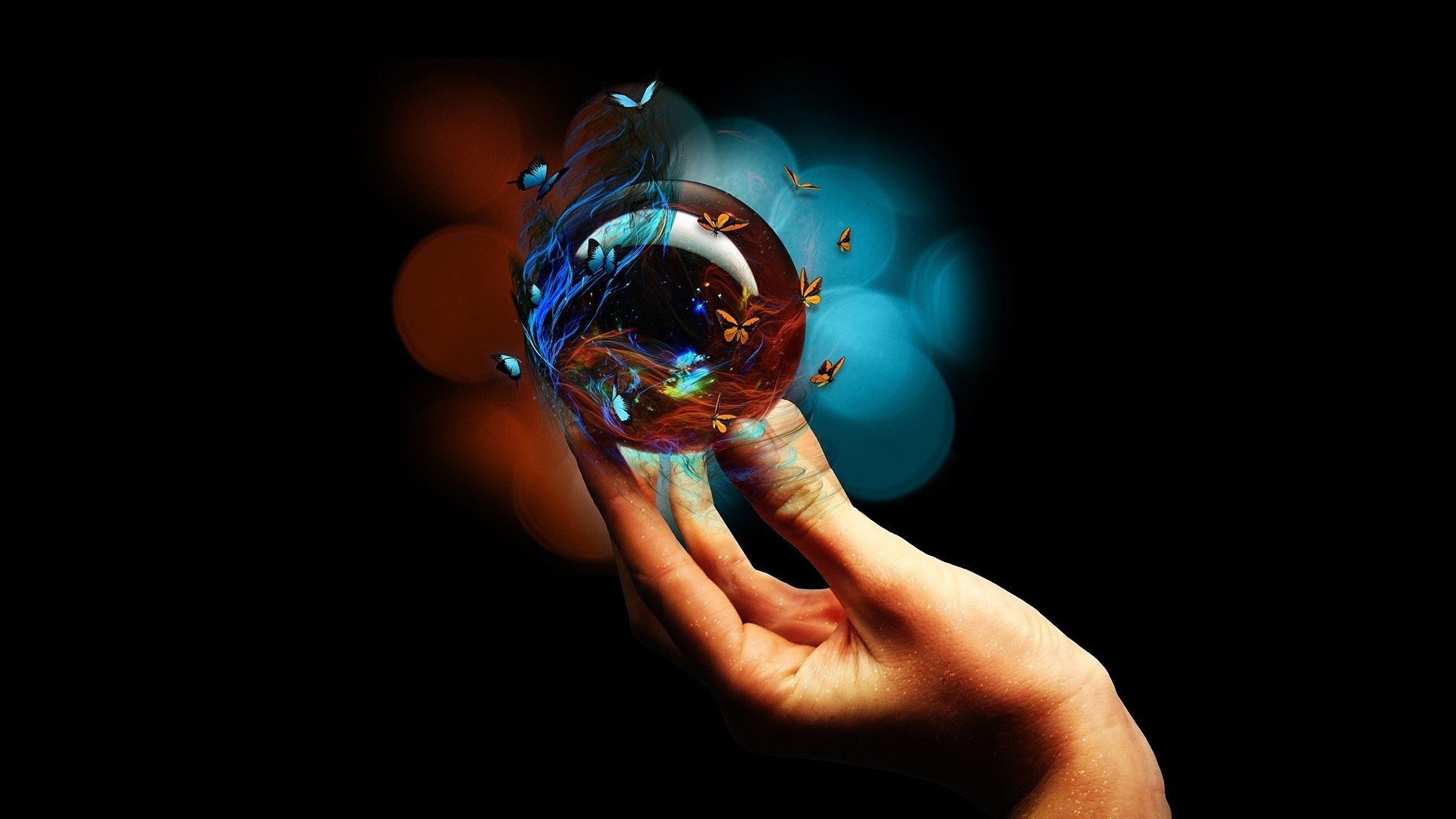 Шарик с бабочками на руке