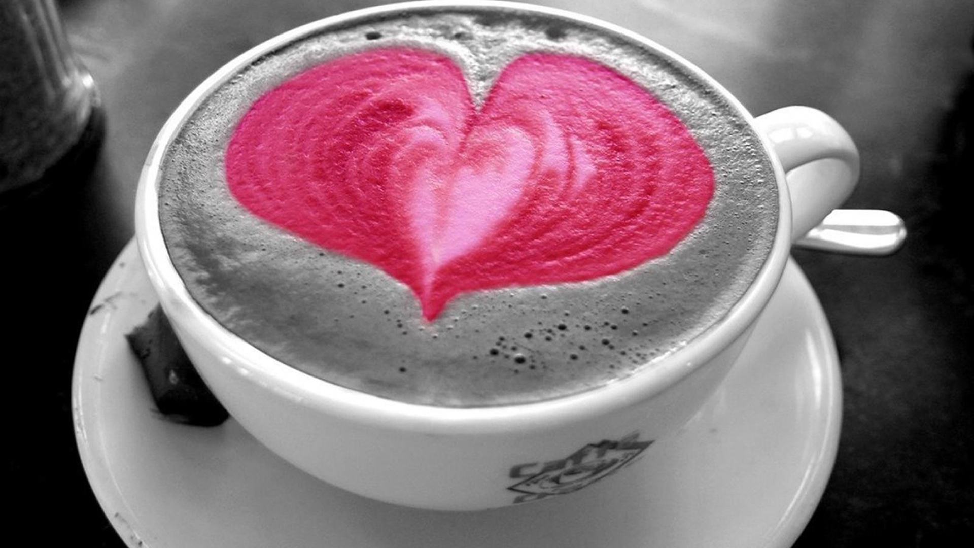 Кофе с пенкой сердечком