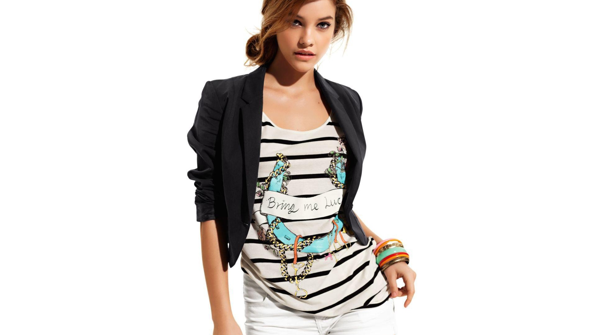 В полосатой майке