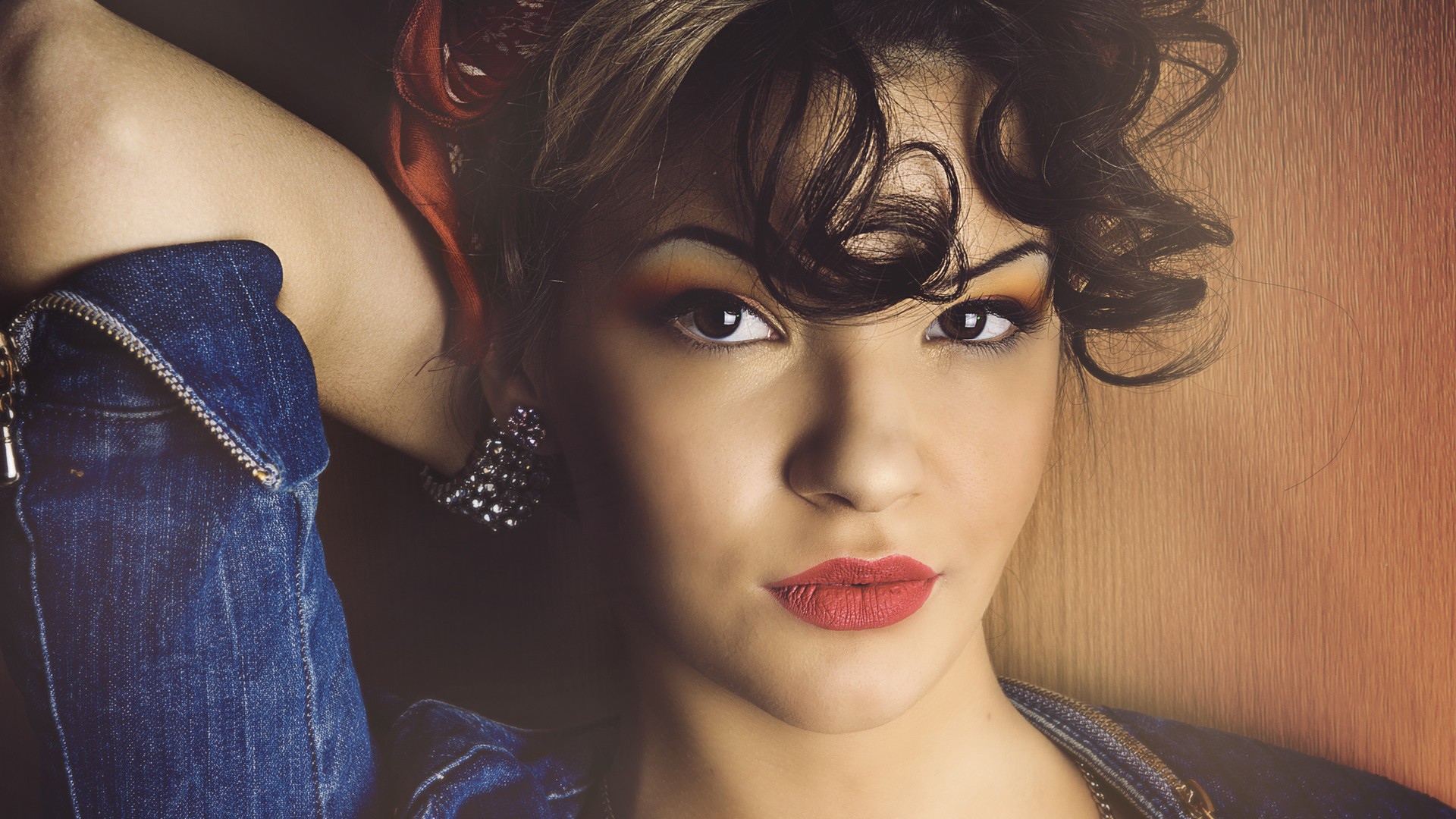 Девушка с черными глазами