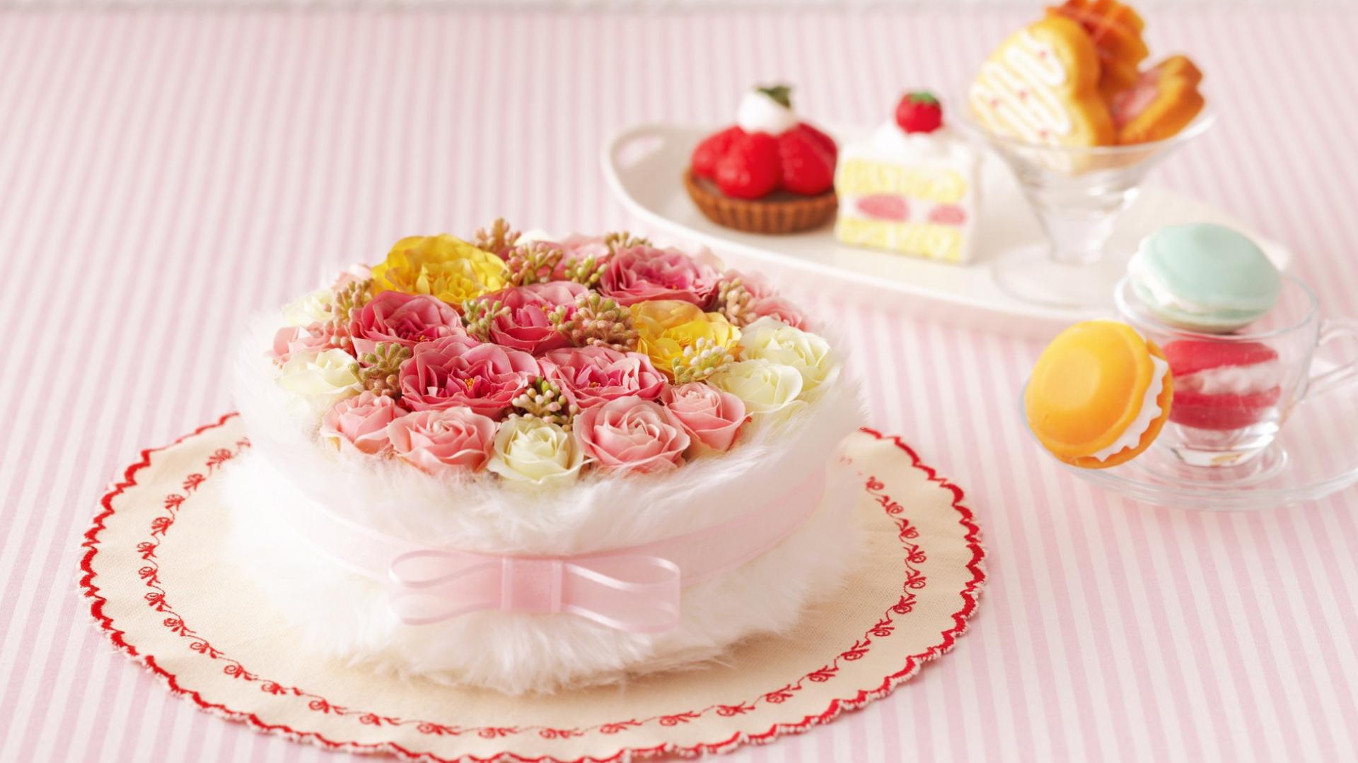 Цветы в виде торта на день рождения