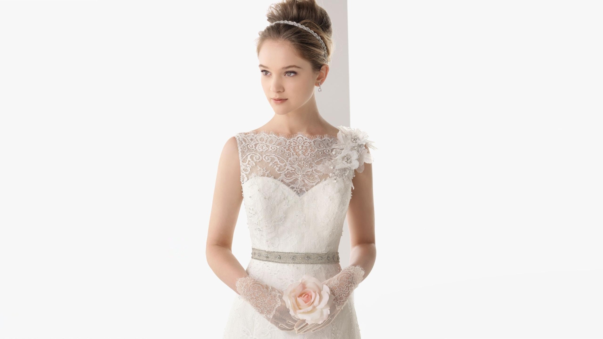 Невеста с белой розой