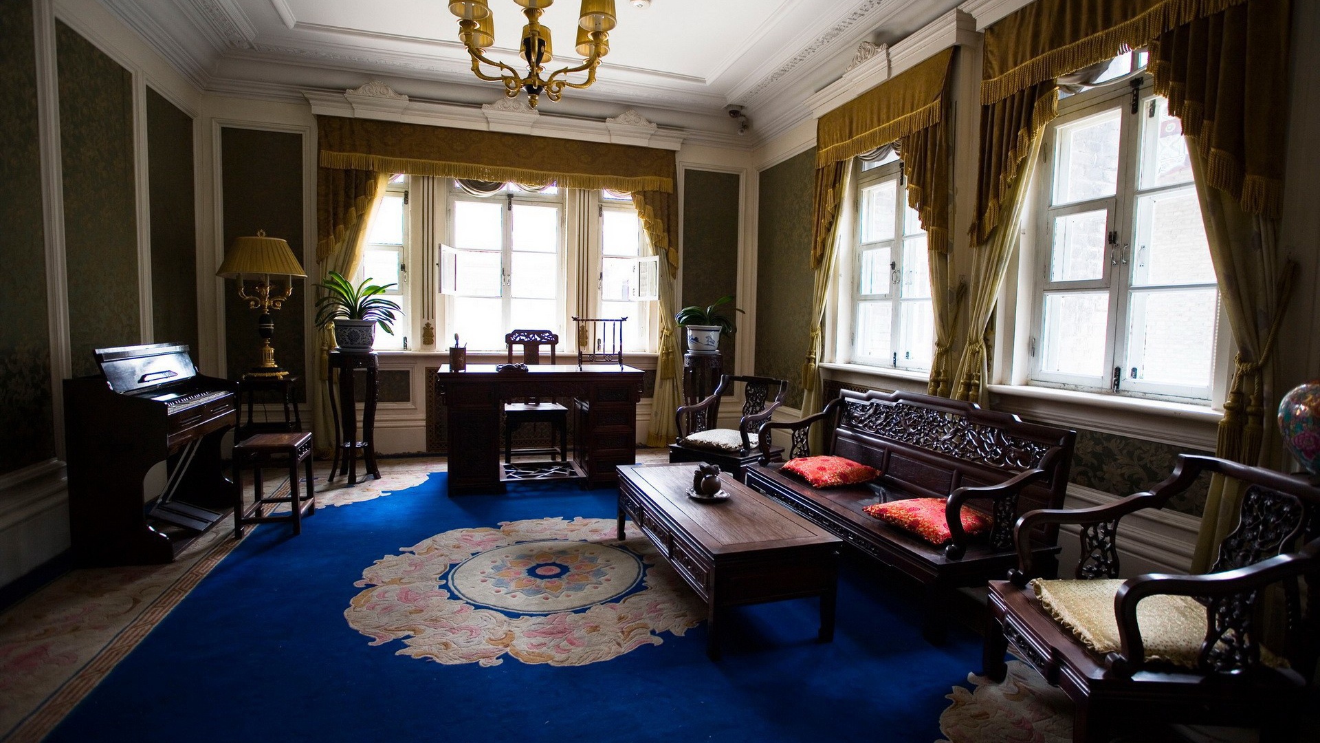 Комната с пианино