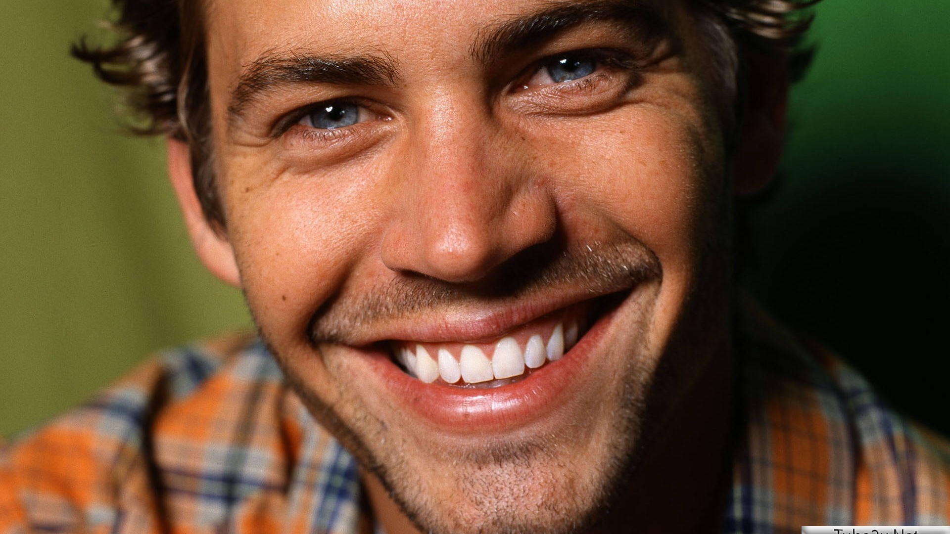 Известный актер из фильма Форсаж Пол Уокер 