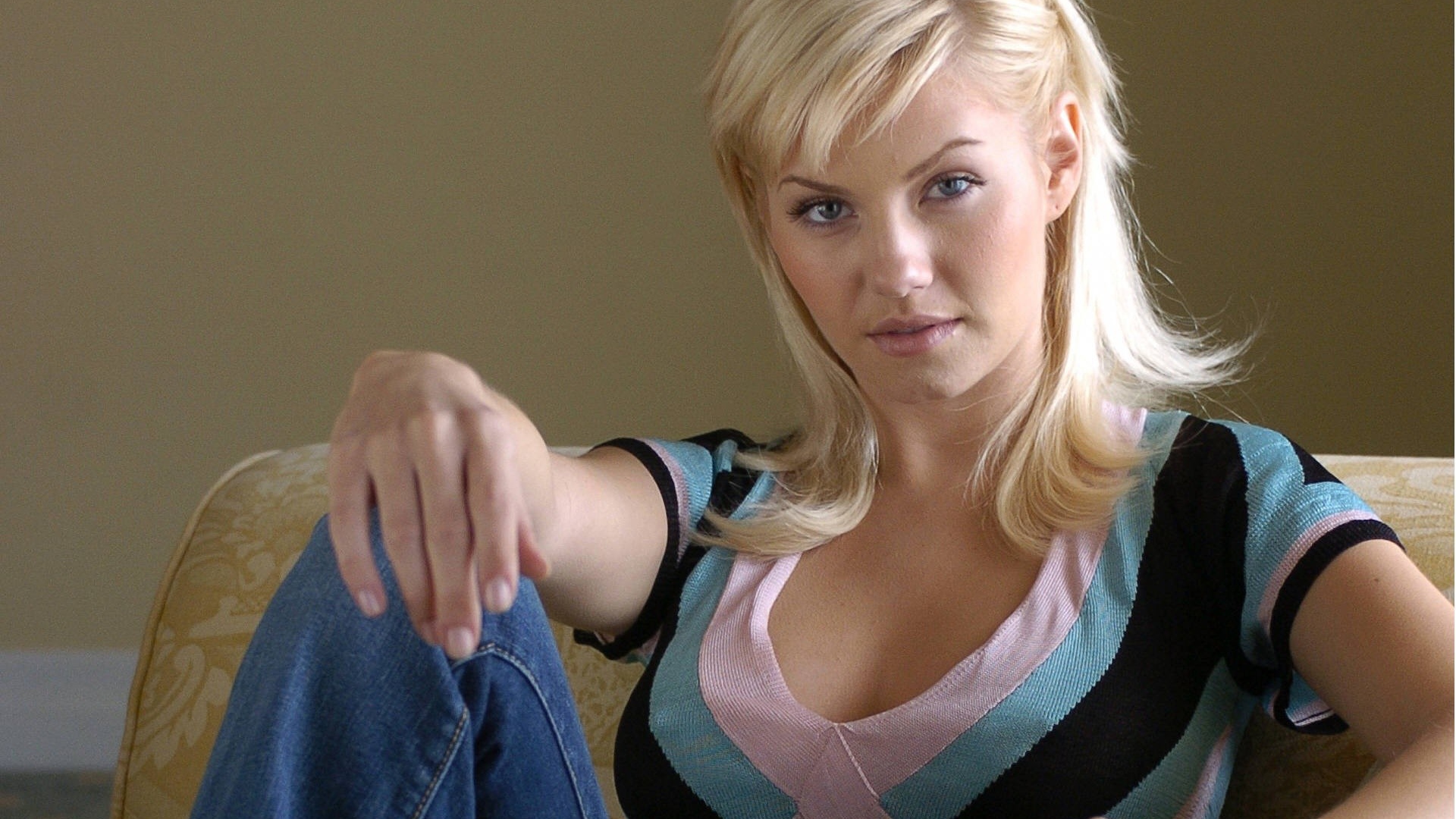 Актриса блондинка Элиша Катберт