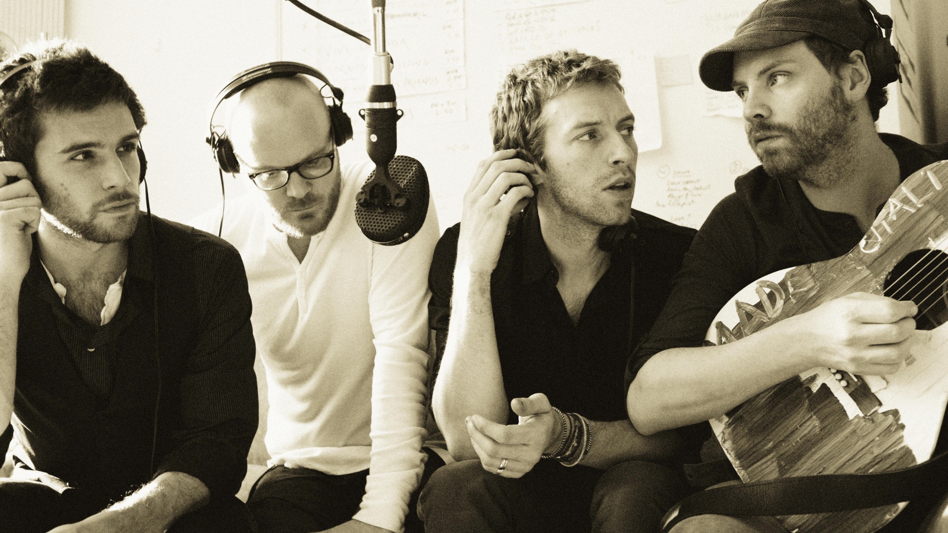 Coldplay записывает новые песни