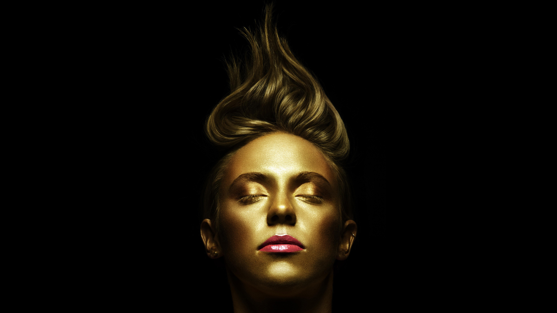 La Roux золото