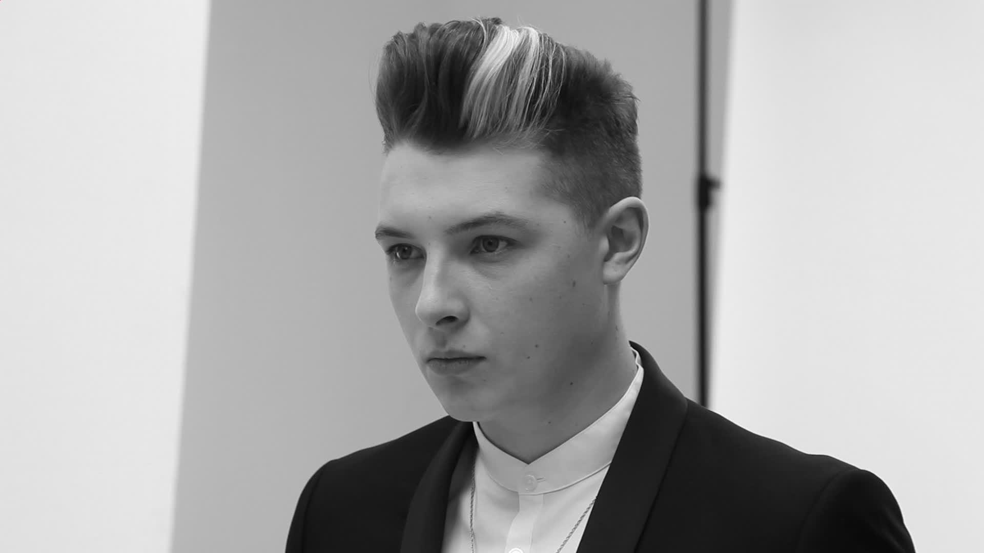 Певец John Newman