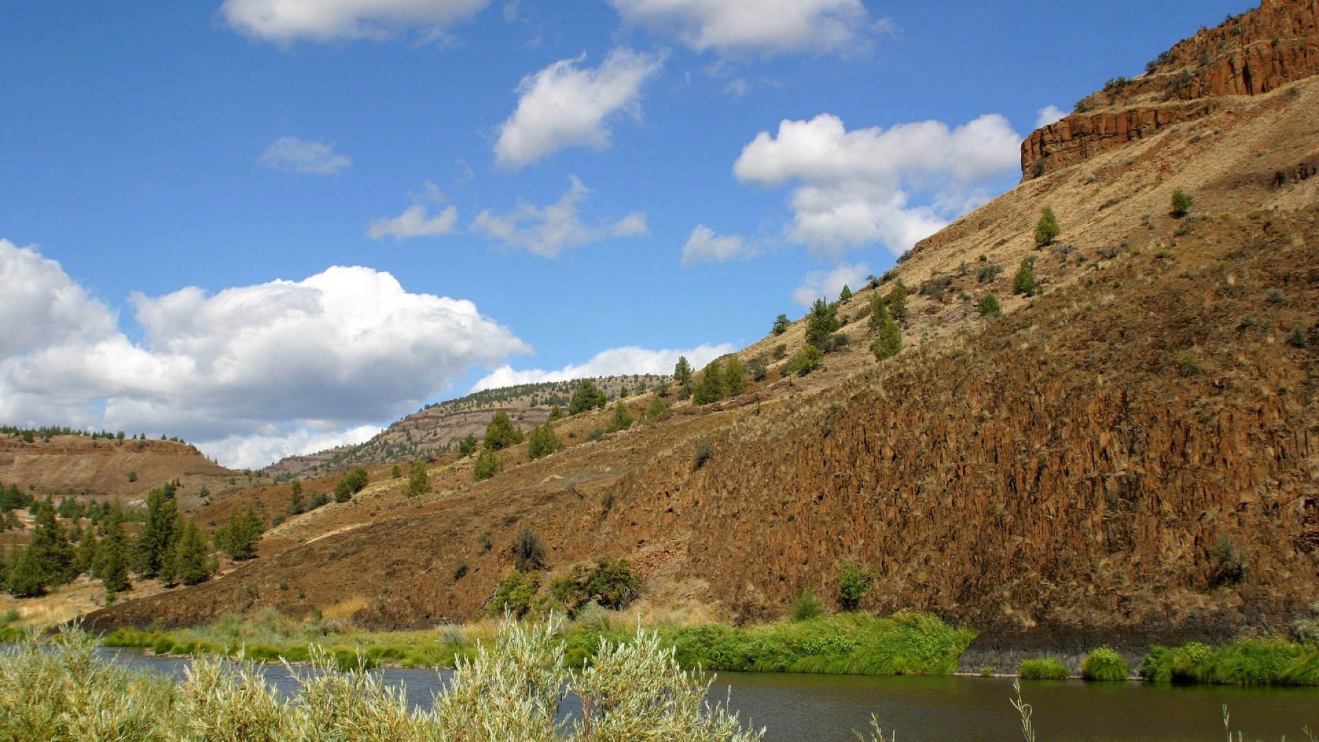 Гора и речка