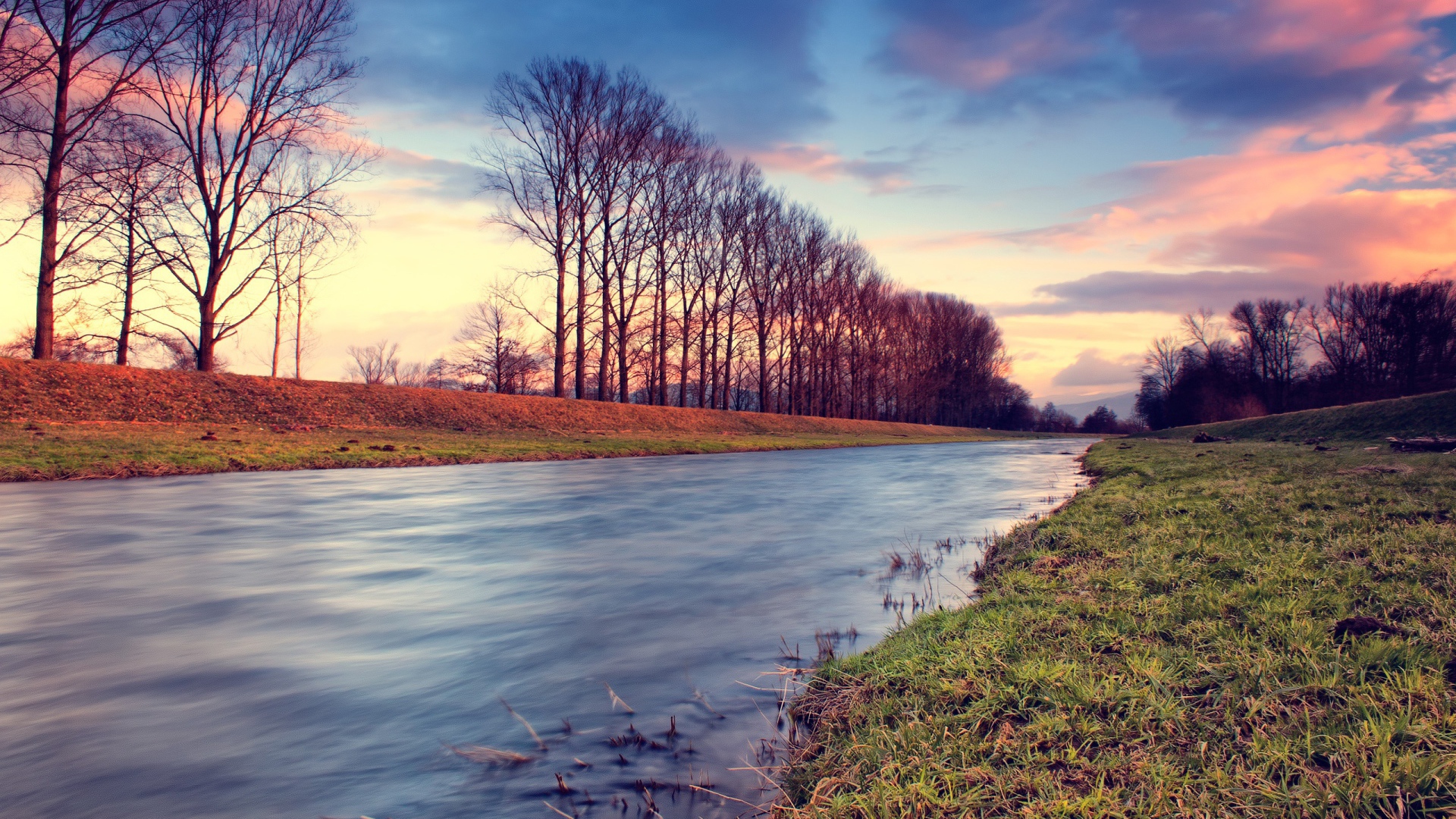 Небольшая речка