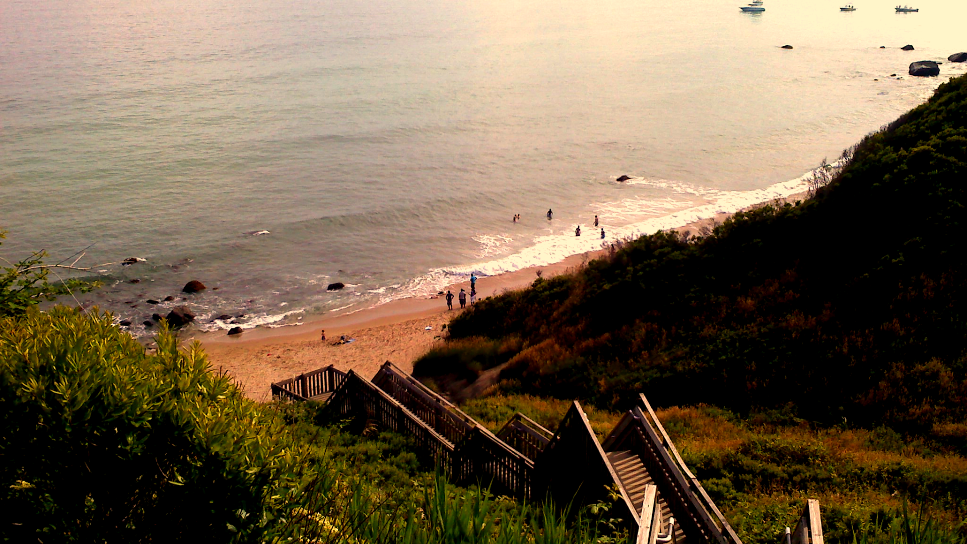 Лестница для спуска на пляж