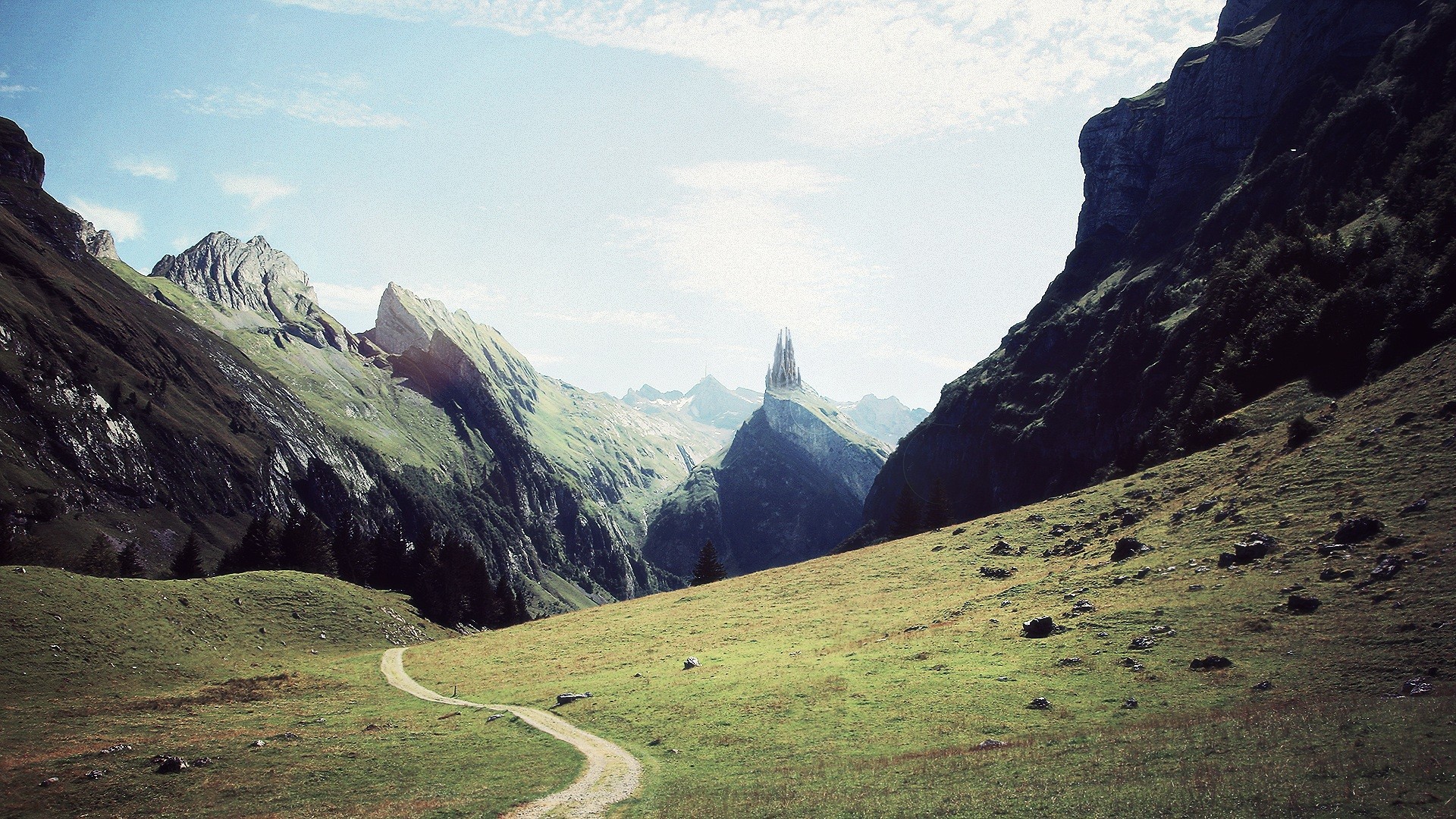 Горный ландшафт с дорогой