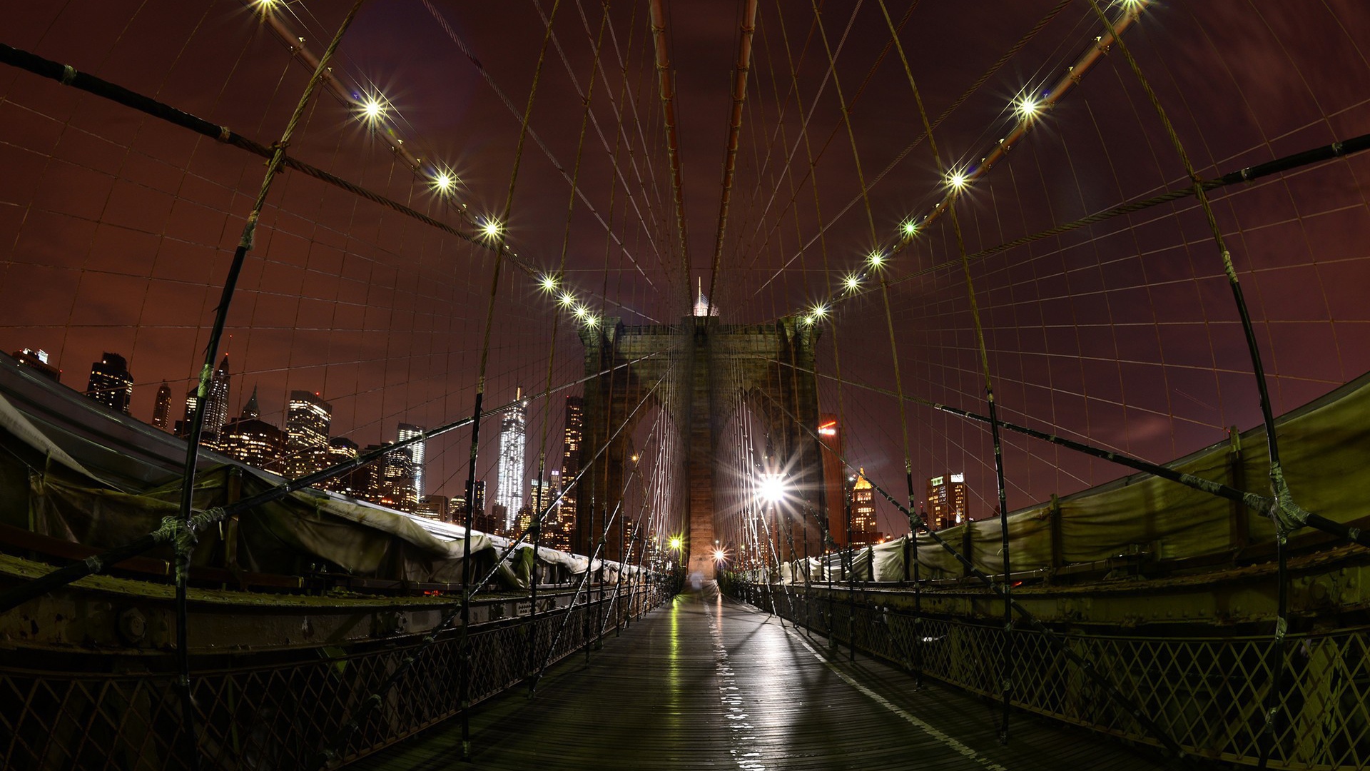 Подвесной мост с огнями