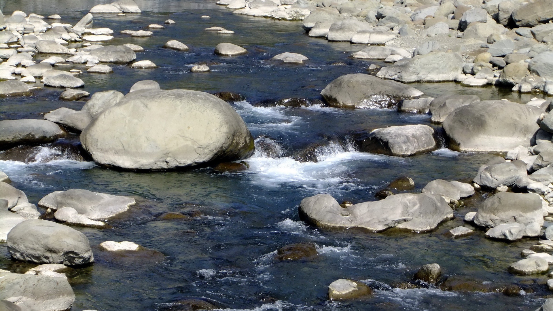 Каменистая речка