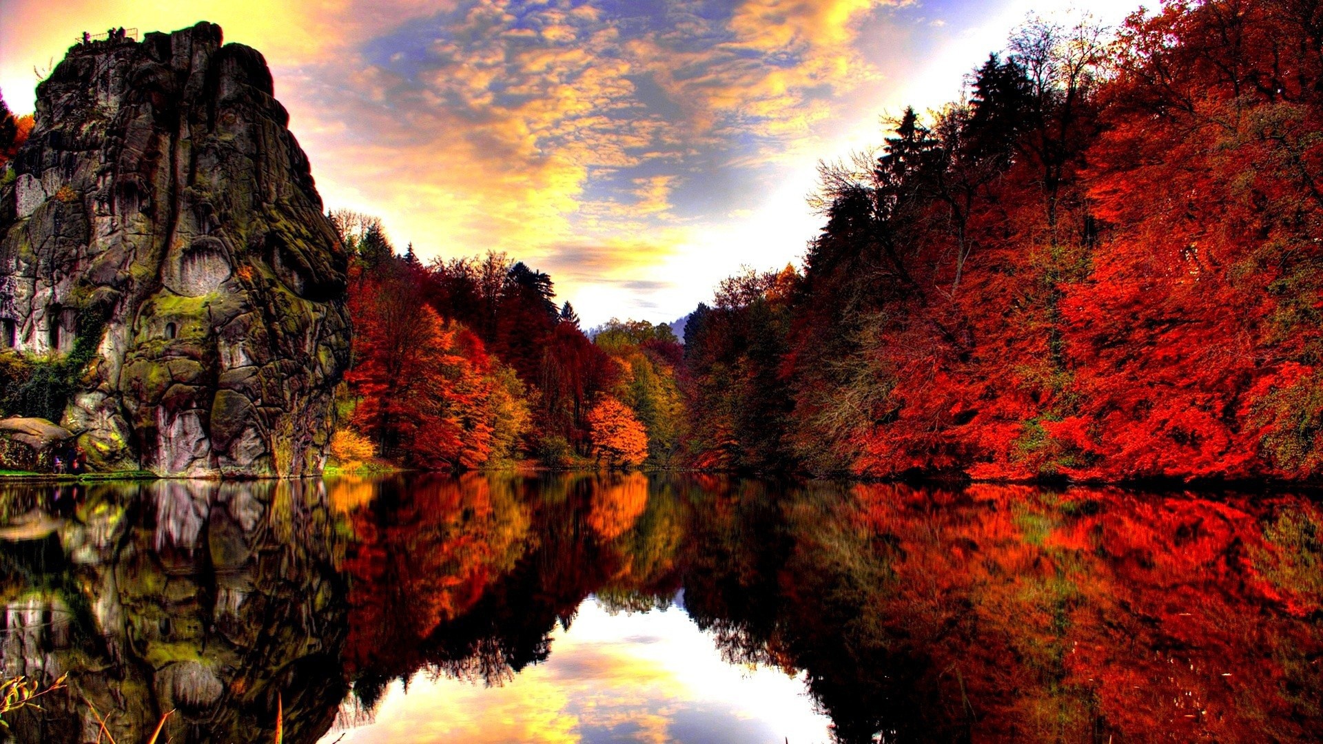 Colorful autumn by the mountain lake