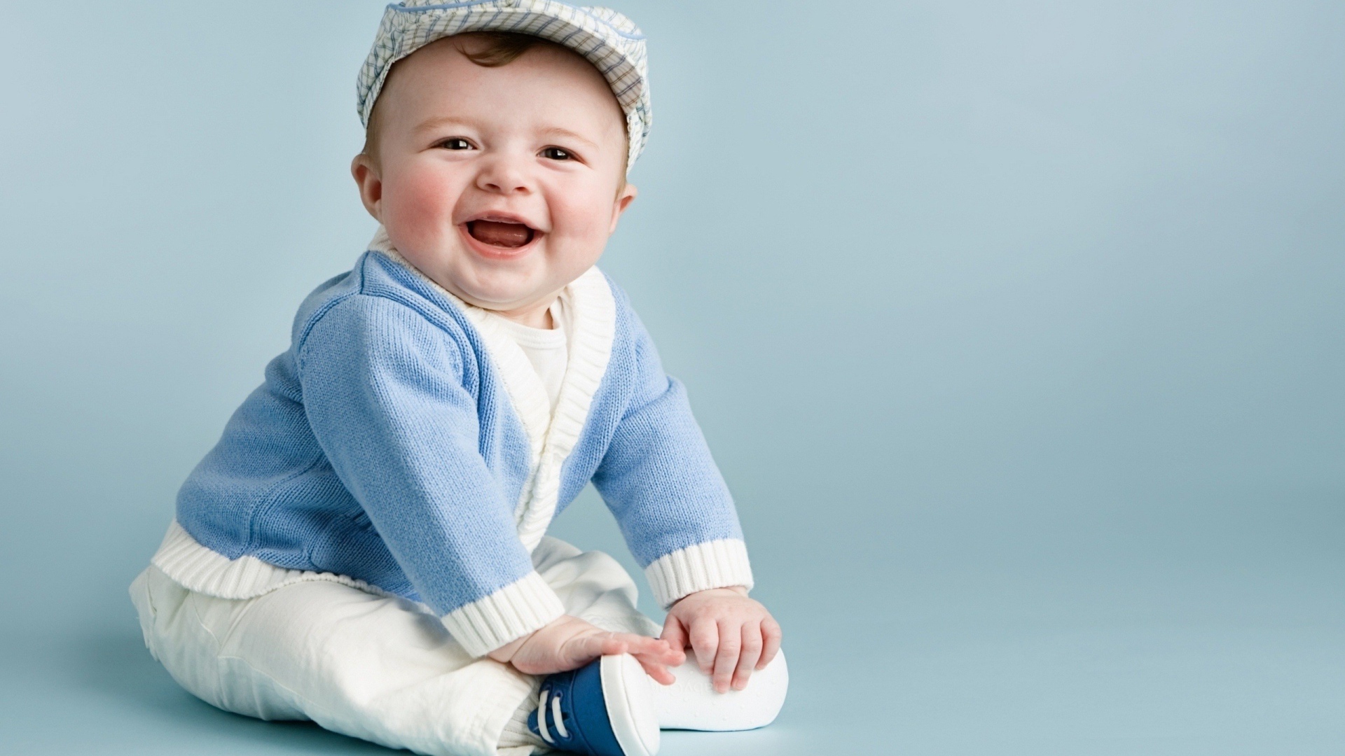 Ребенок в кепке