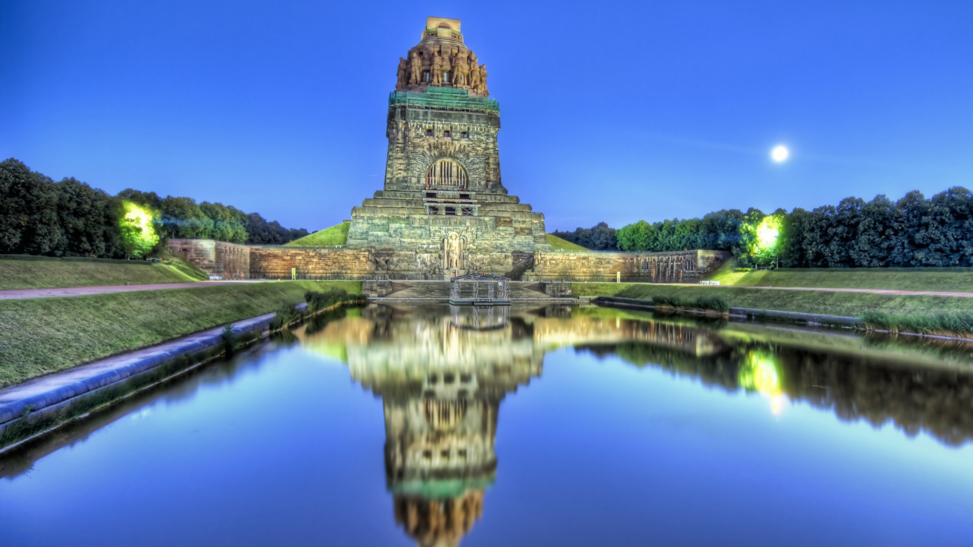 Мавзолей в Лейпциге