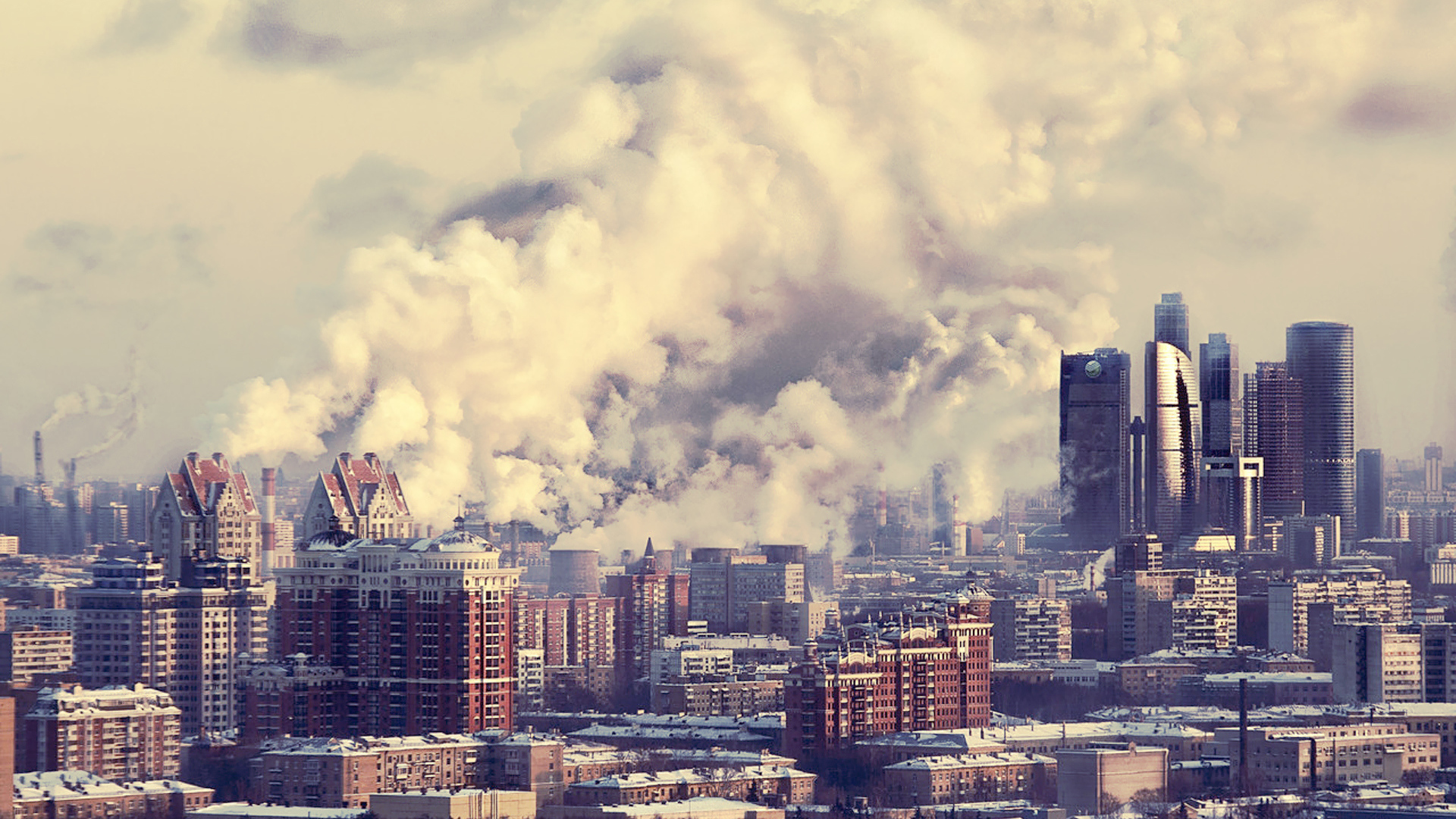 Москве под белым дымом