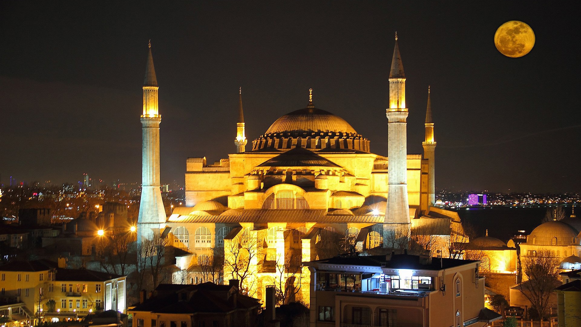 Собор Святой Софии в Турции ночью