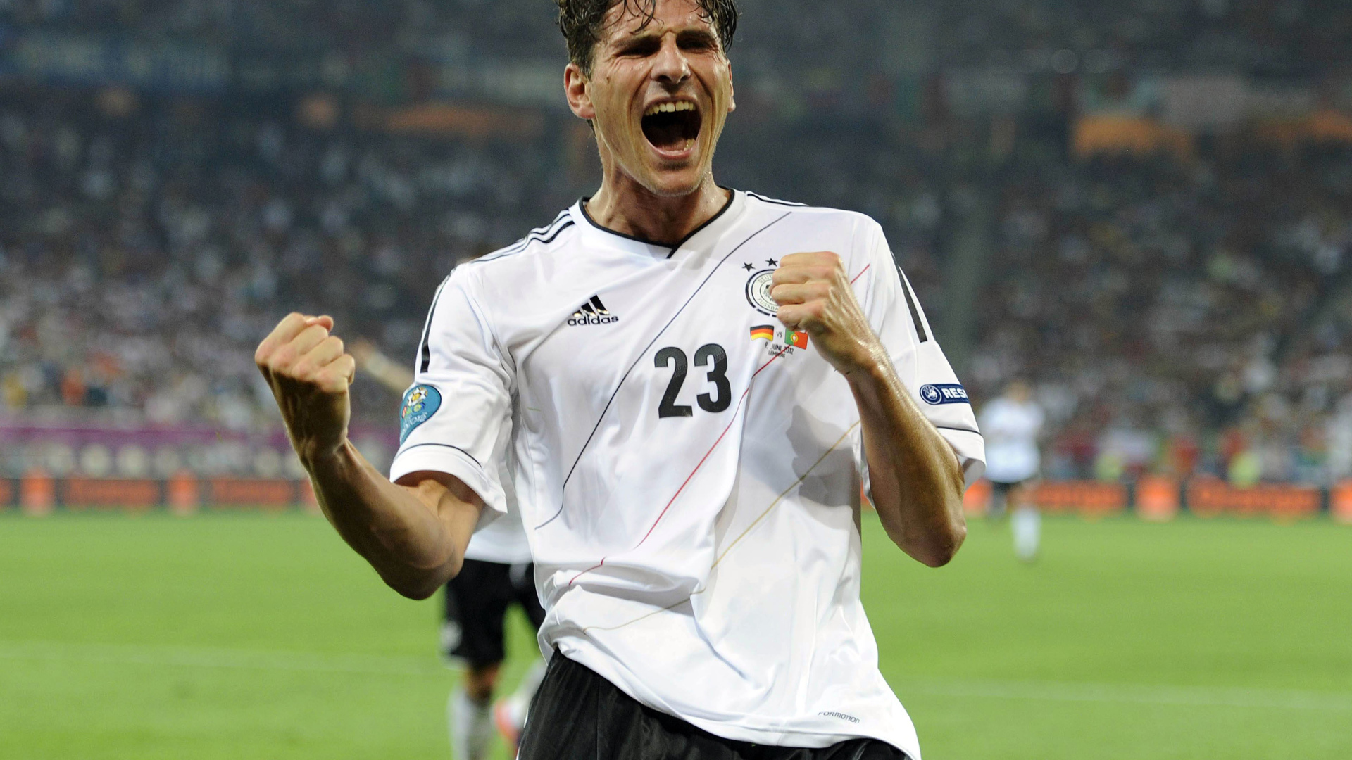 Фиорентина Марио Гомес стараясь забил гол